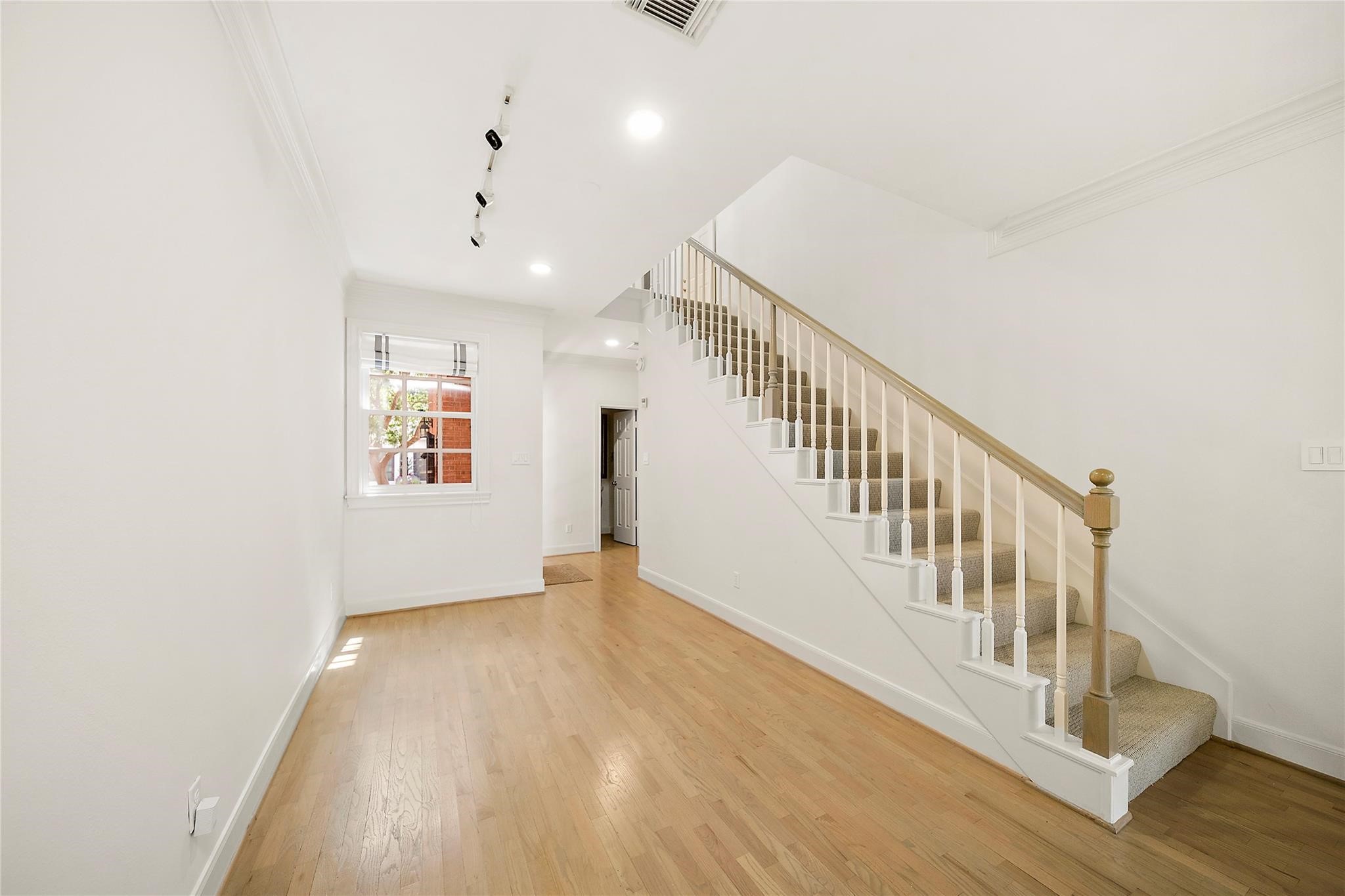 2014 Mcduffie Street Property Photo 8