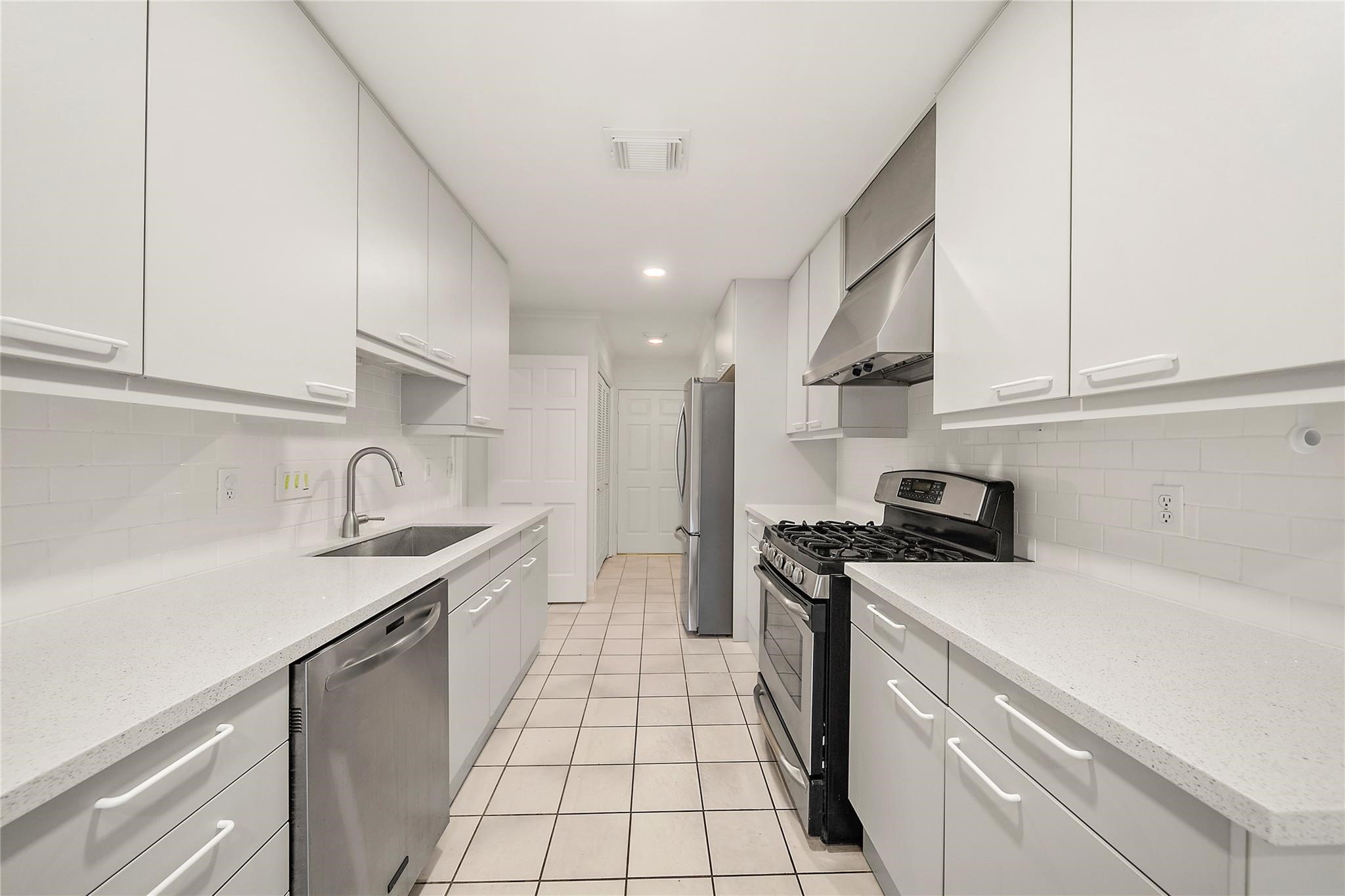 2014 Mcduffie Street Property Photo 10