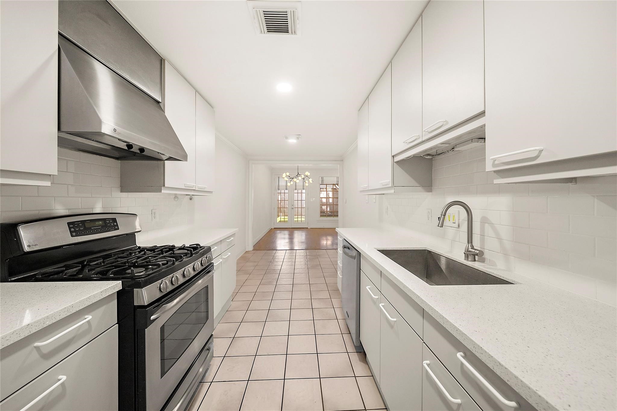 2014 Mcduffie Street Property Photo 11