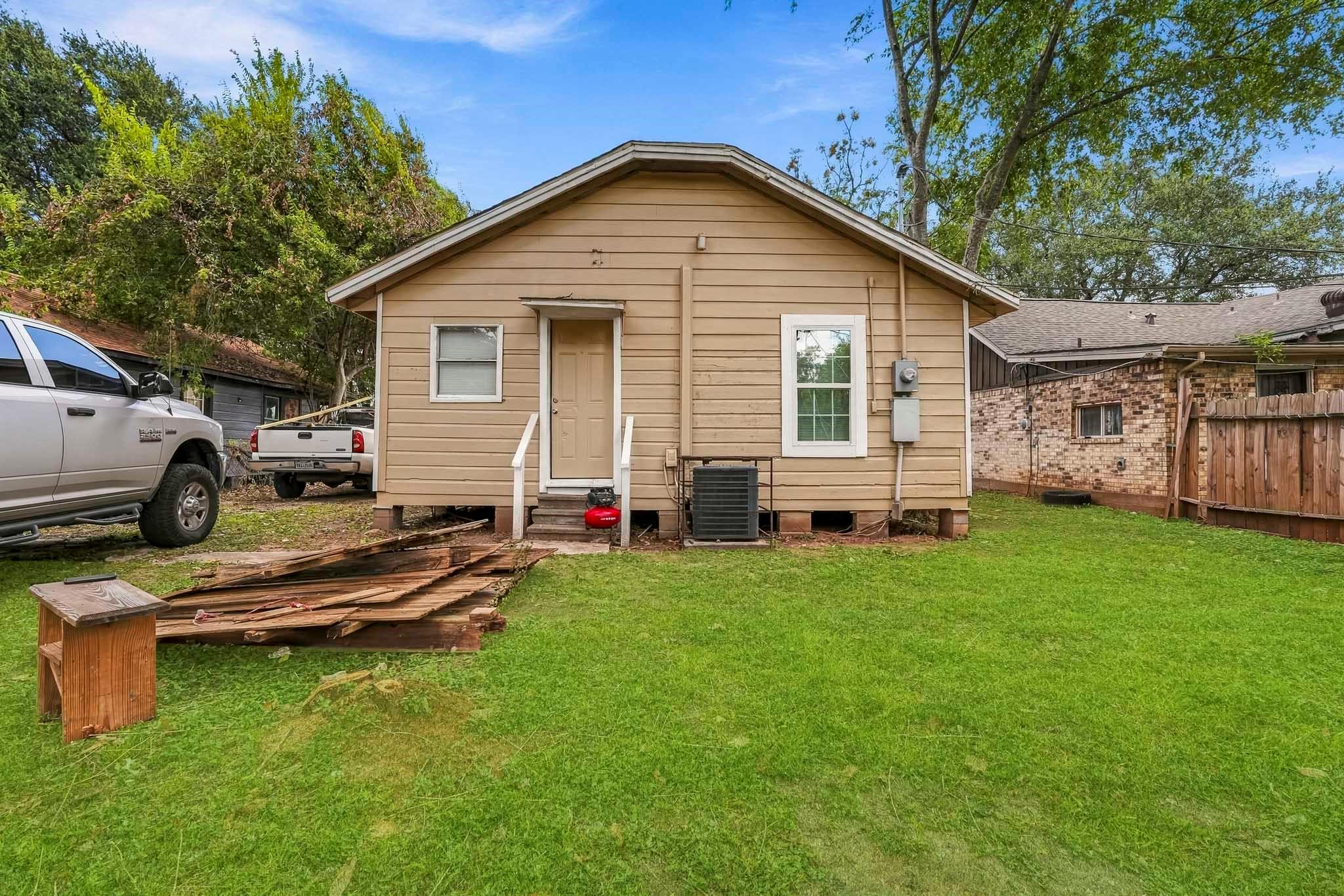 1001 Defender Street Property Photo 11