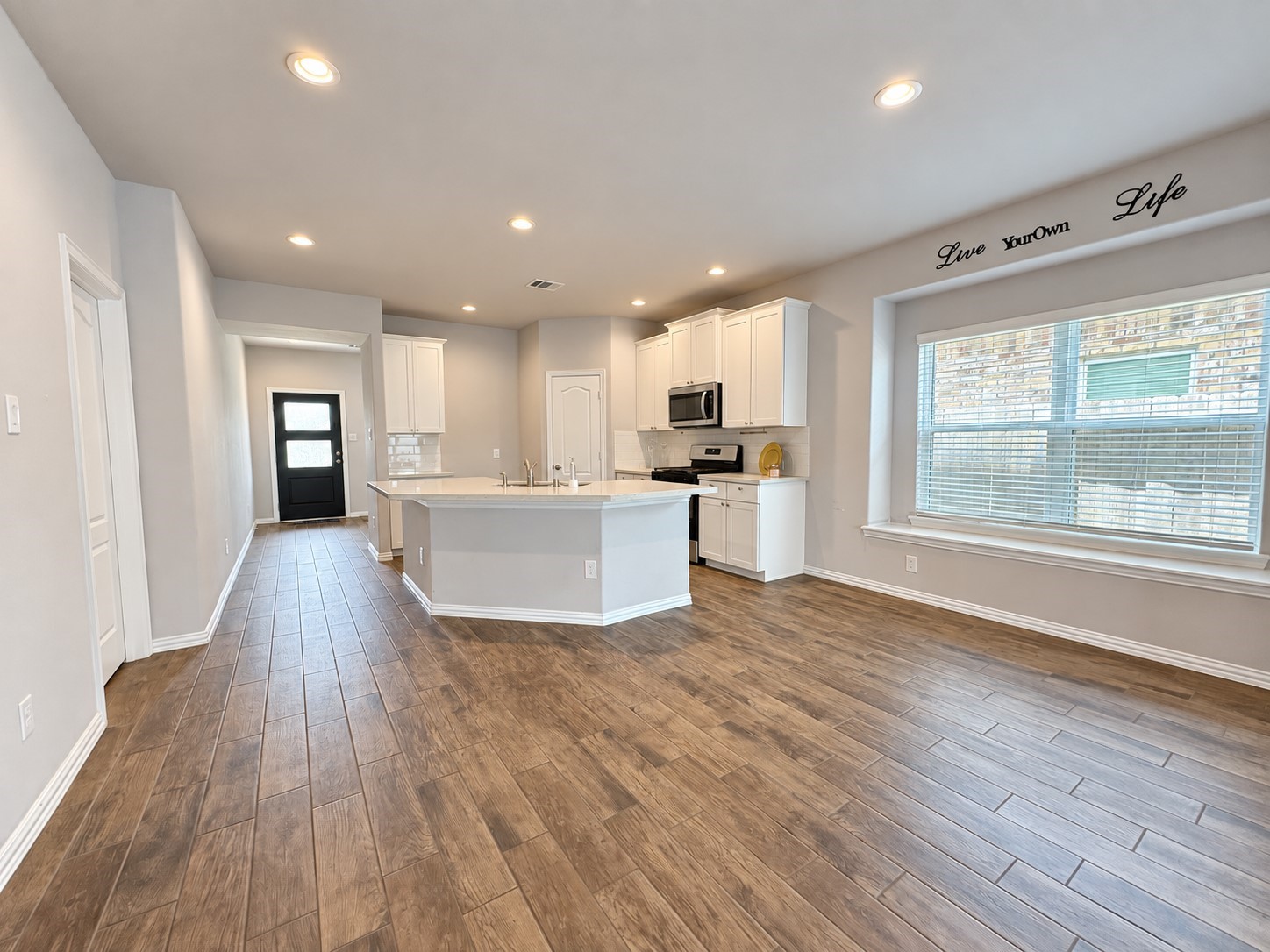 140 Kelly Street Property Photo 2