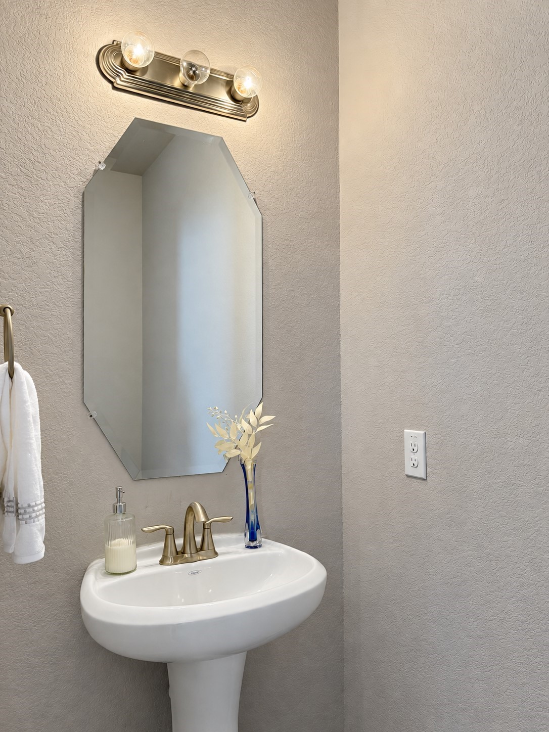 140 Kelly Street Property Photo 18