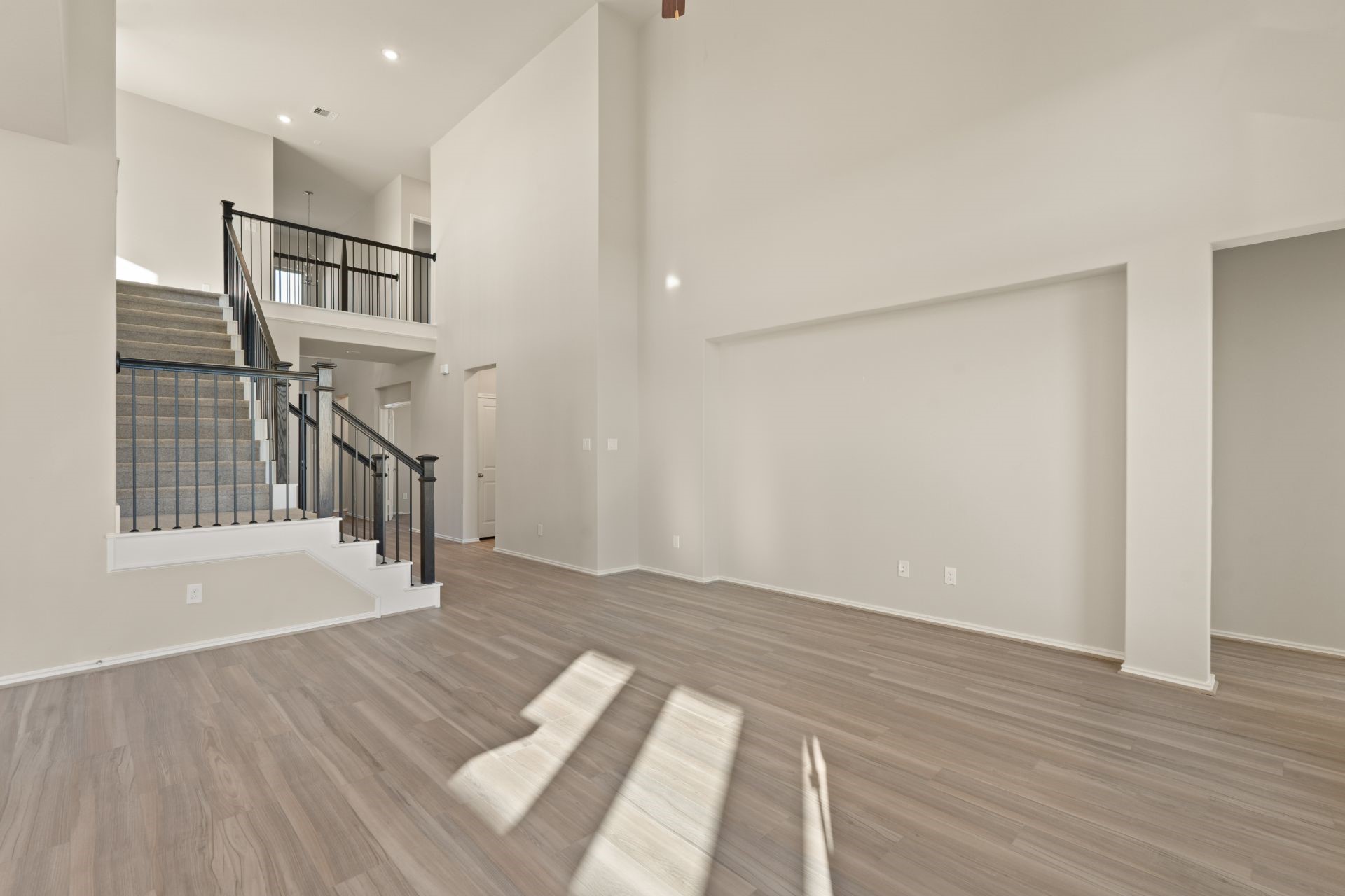 9162 Grand Jubilee Drive Property Photo 2