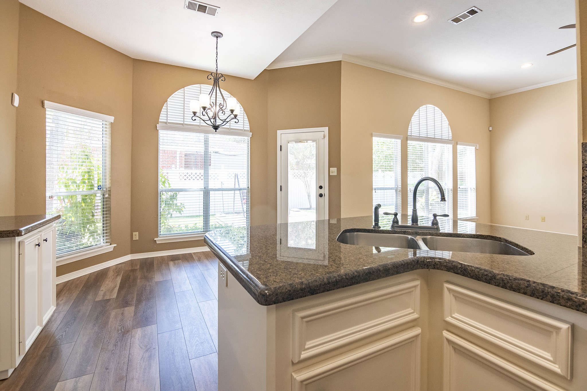 104 Peach Tree Street Property Photo 16