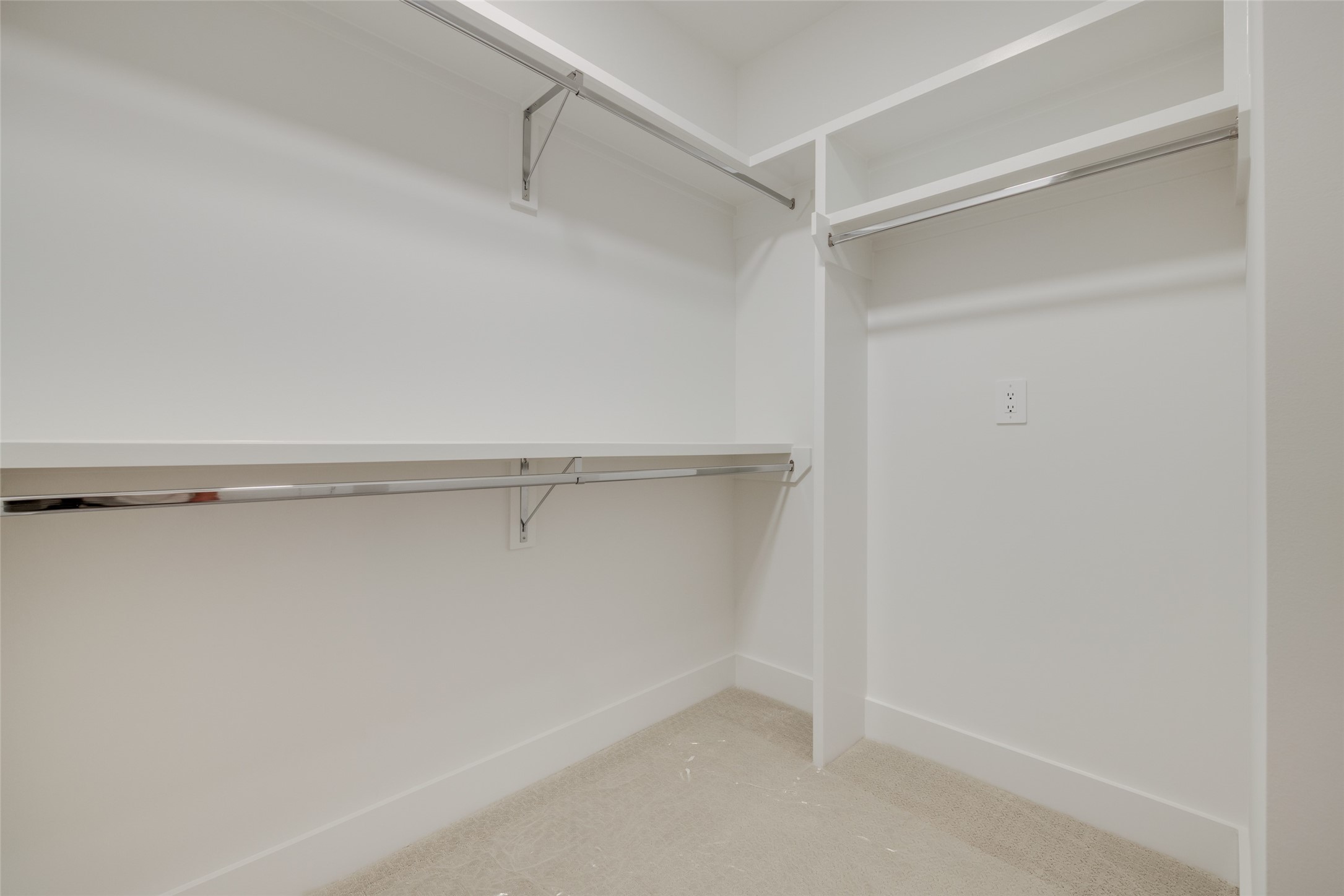 1634 Castle Court Property Photo 24