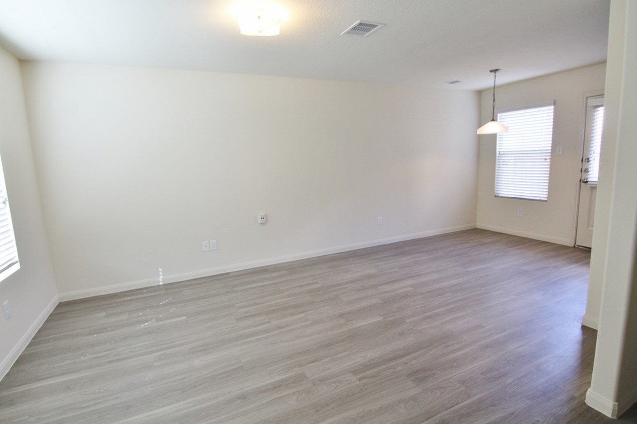 5851 Santa Bernadetta Property Photo 3