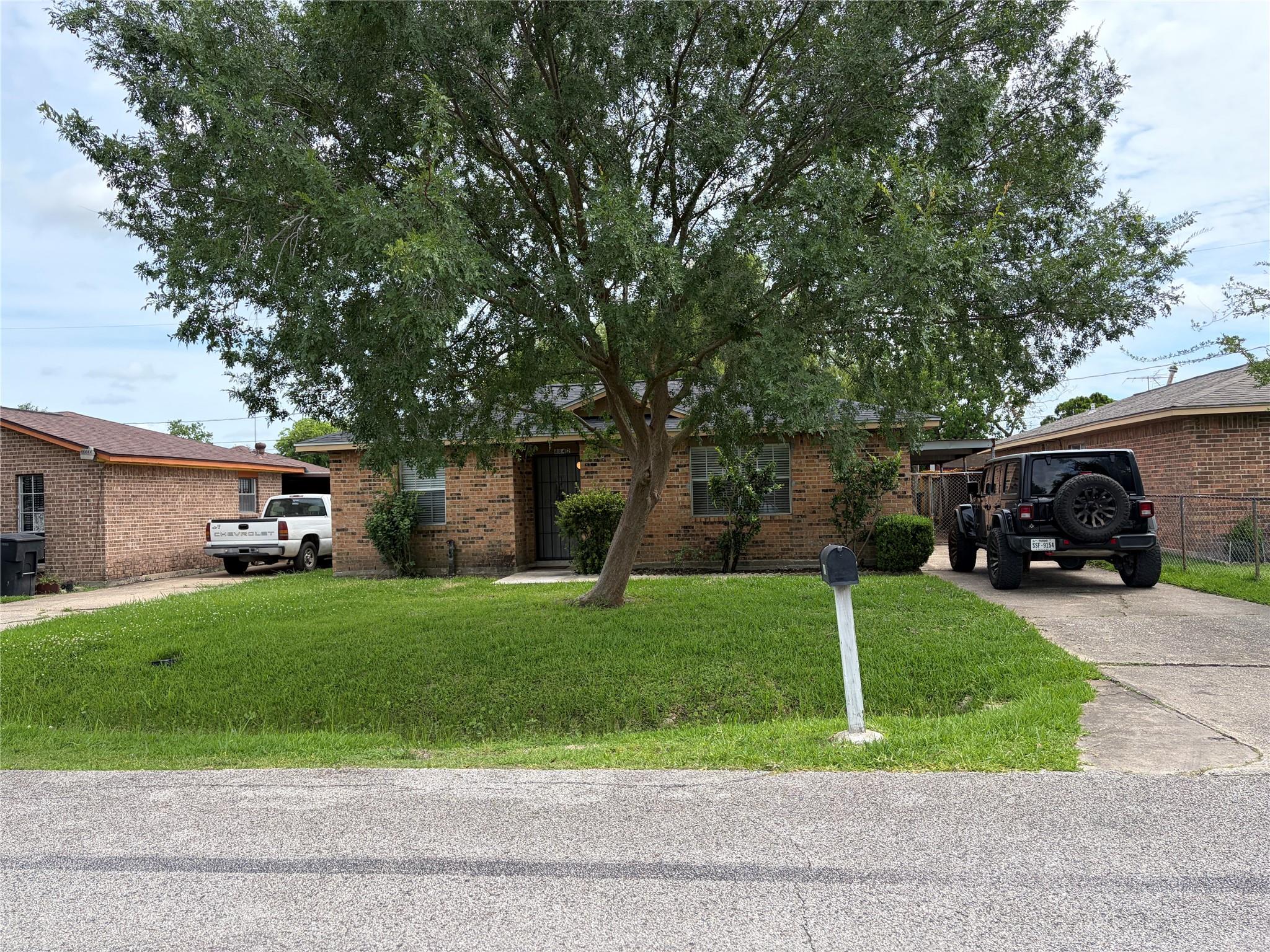 8842 Barton Street, Houston TX 77075 Property Photo 1
