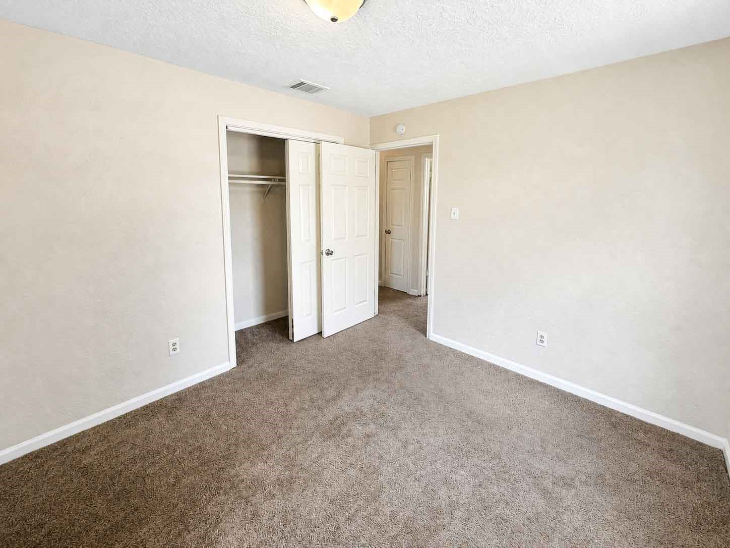 8710 Parkway Forest Drive Property Photo 20