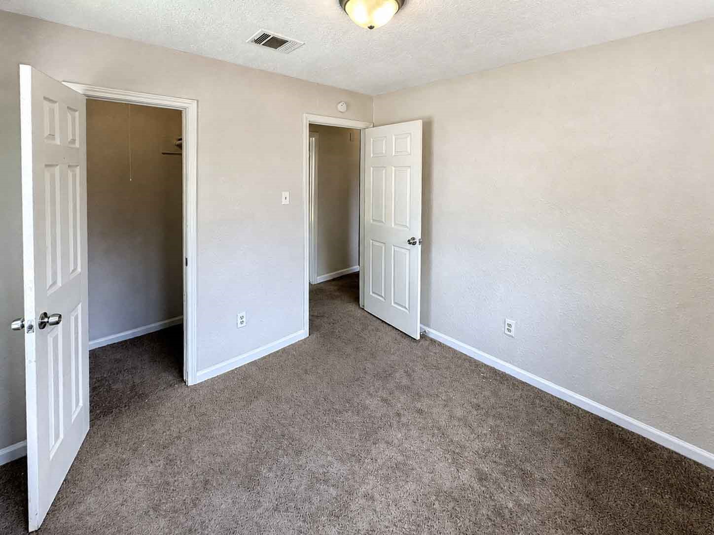 8710 Parkway Forest Drive Property Photo 21