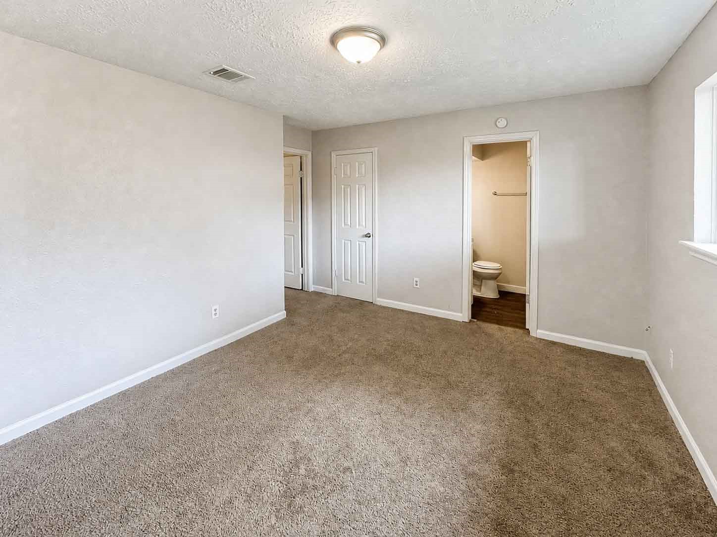 8710 Parkway Forest Drive Property Photo 31