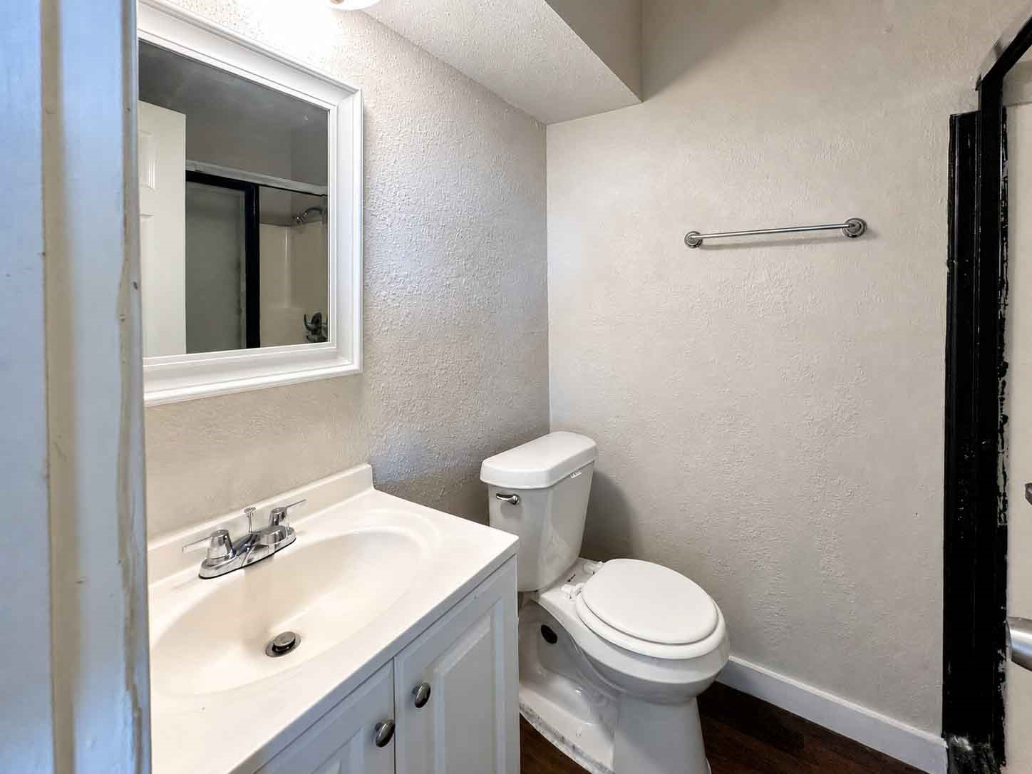 8710 Parkway Forest Drive Property Photo 32