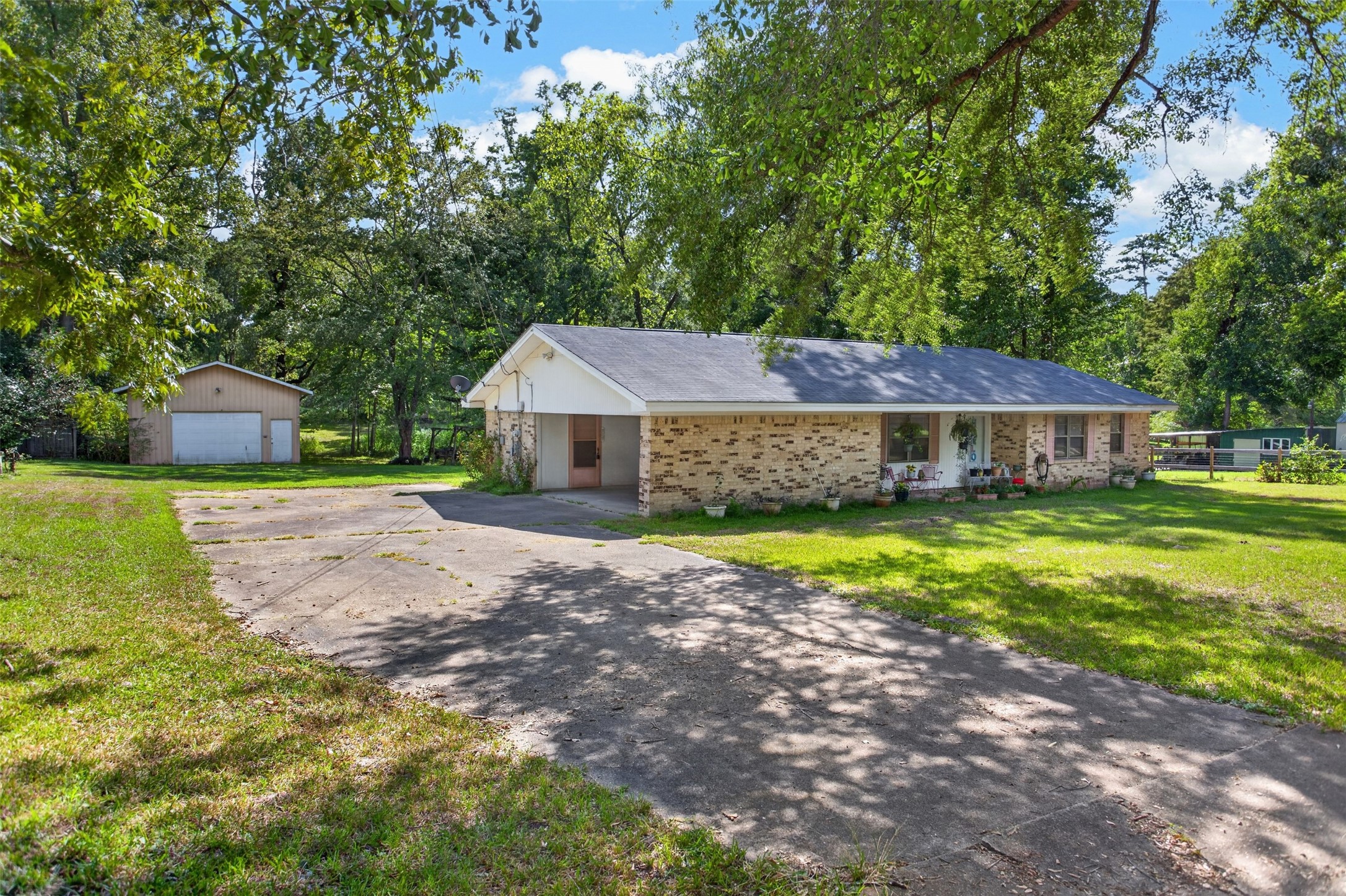 1610 Ginn Way Property Photo 4