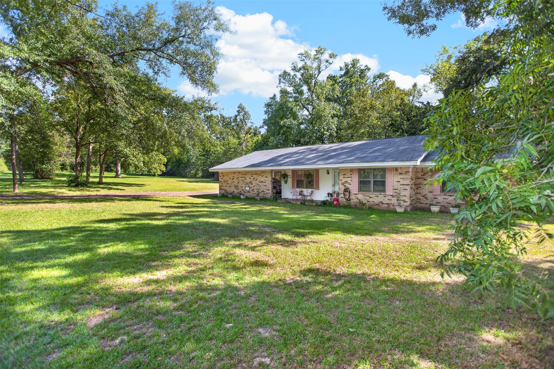 1610 Ginn Way Property Photo 5