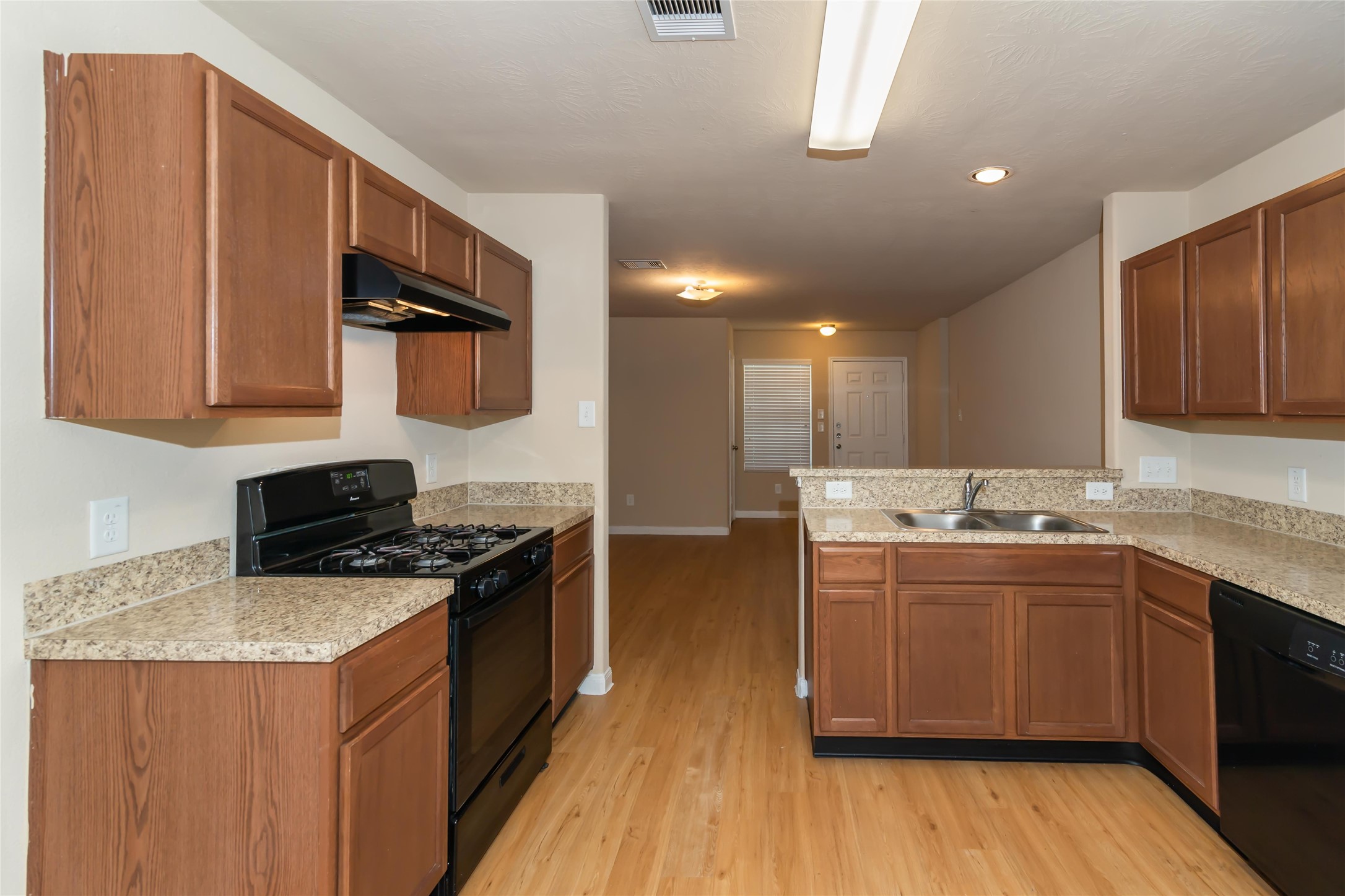 2421 W Werrington Way Property Photo 2