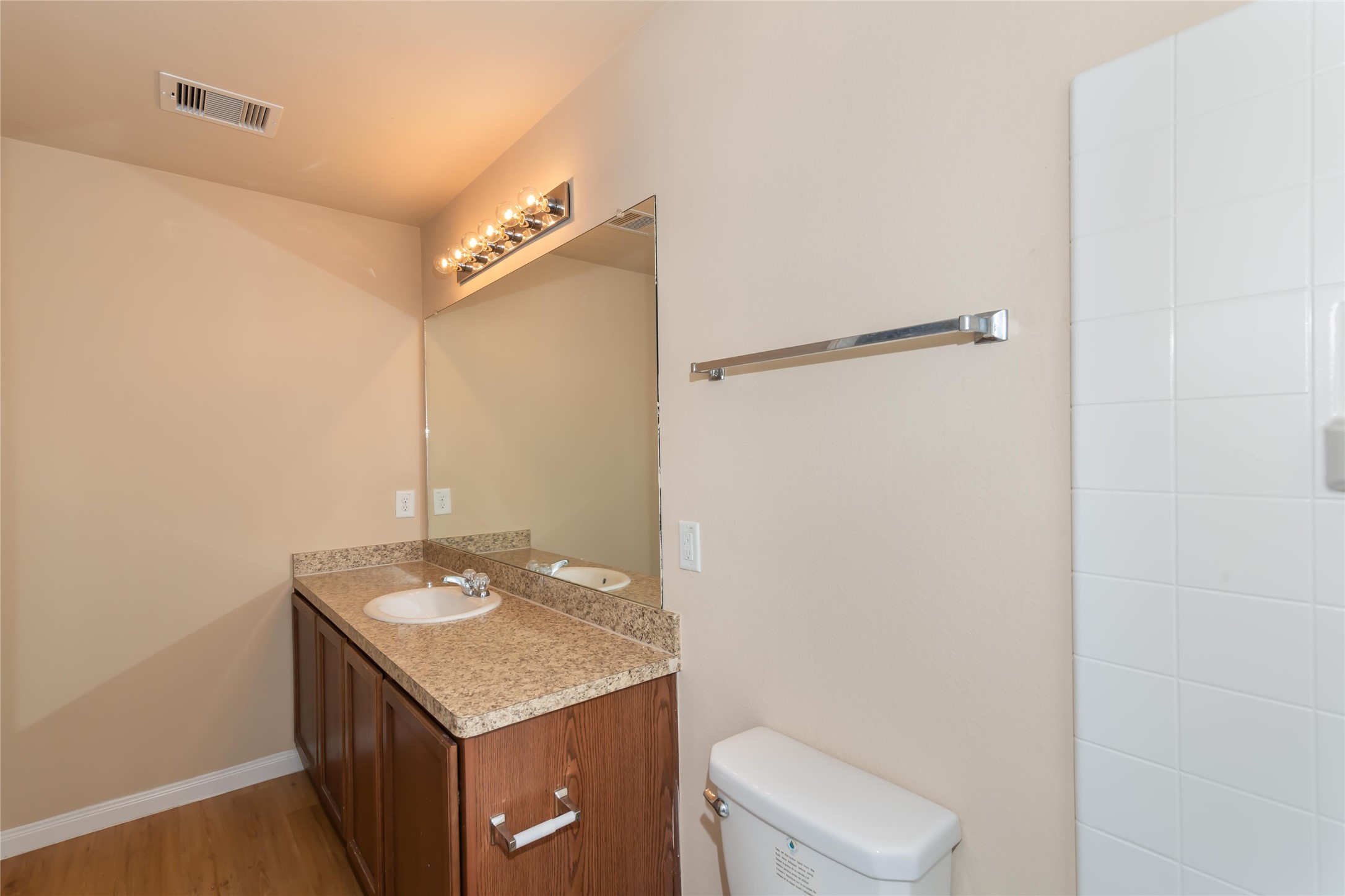 2421 W Werrington Way Property Photo 9