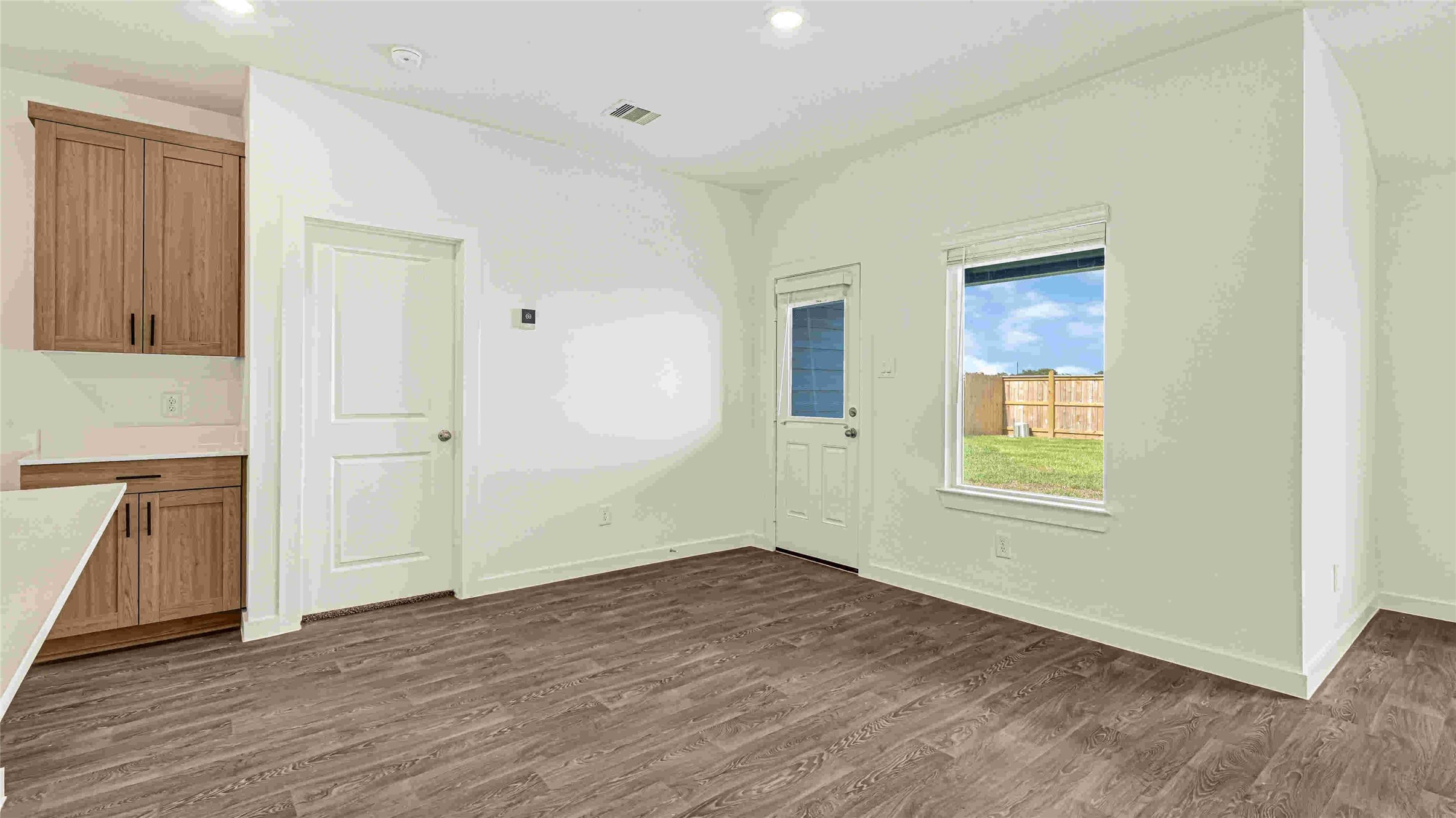 2618 Starry Sky Lane Property Photo 9