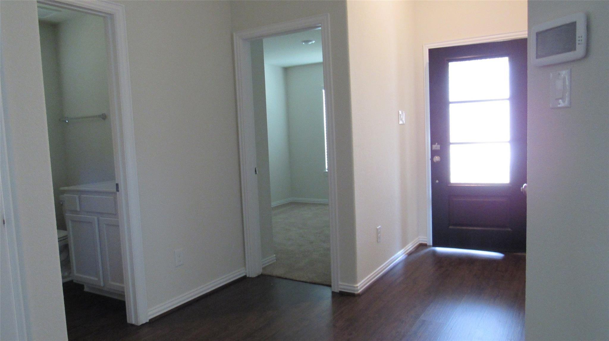 9007 Beacon Mill Drive Property Photo 4