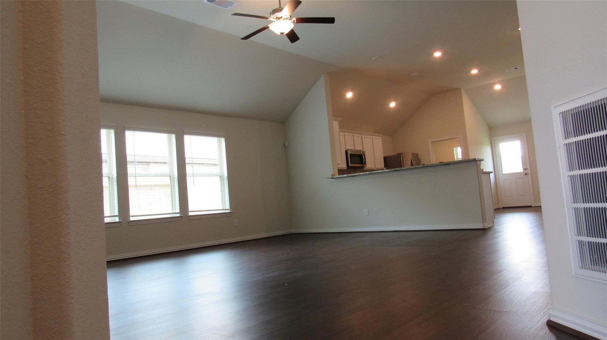 9007 Beacon Mill Drive Property Photo 7