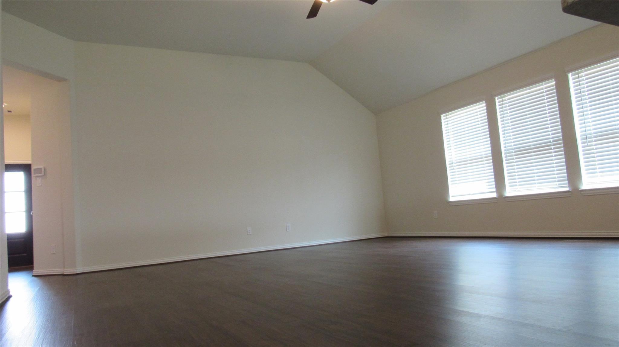 9007 Beacon Mill Drive Property Photo 8
