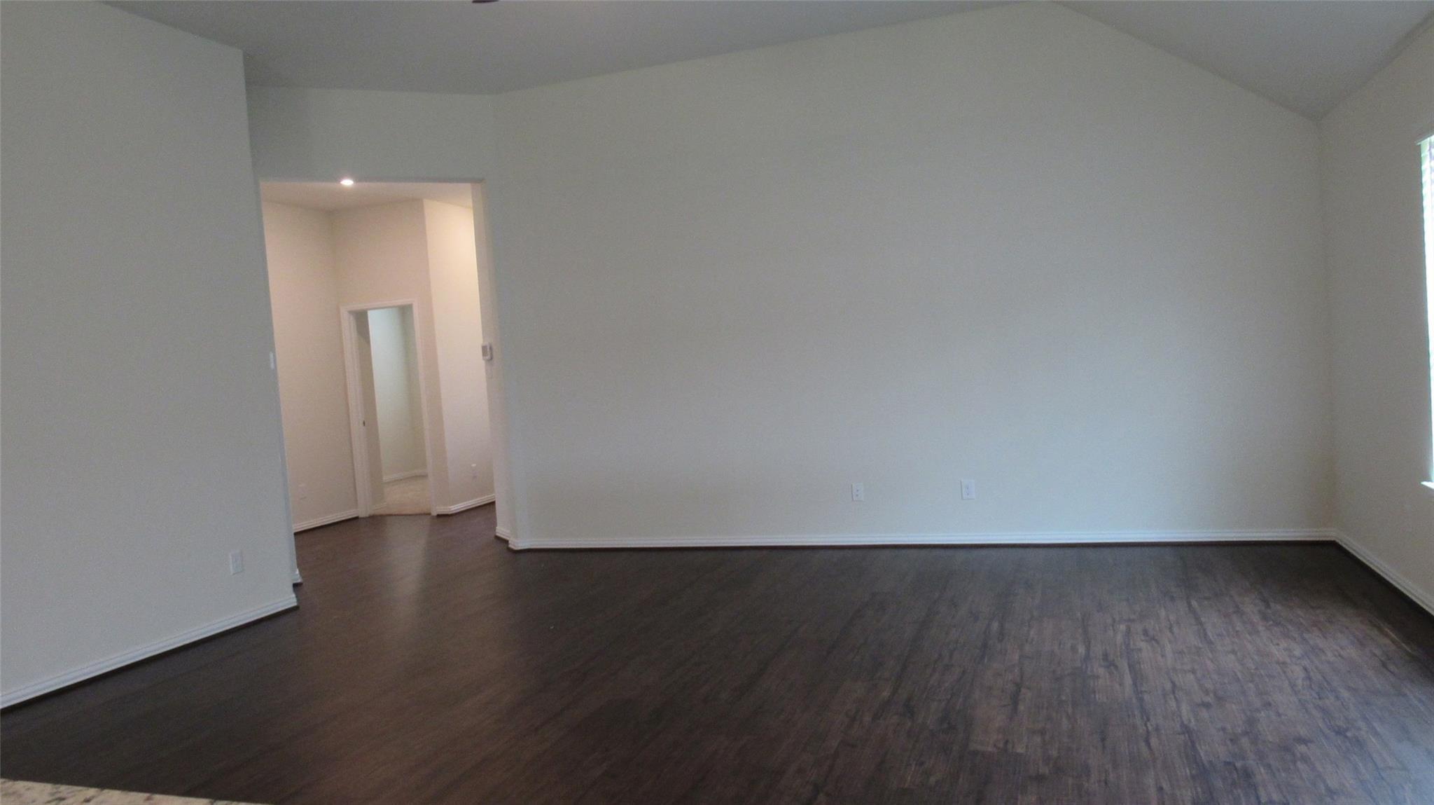 9007 Beacon Mill Drive Property Photo 10