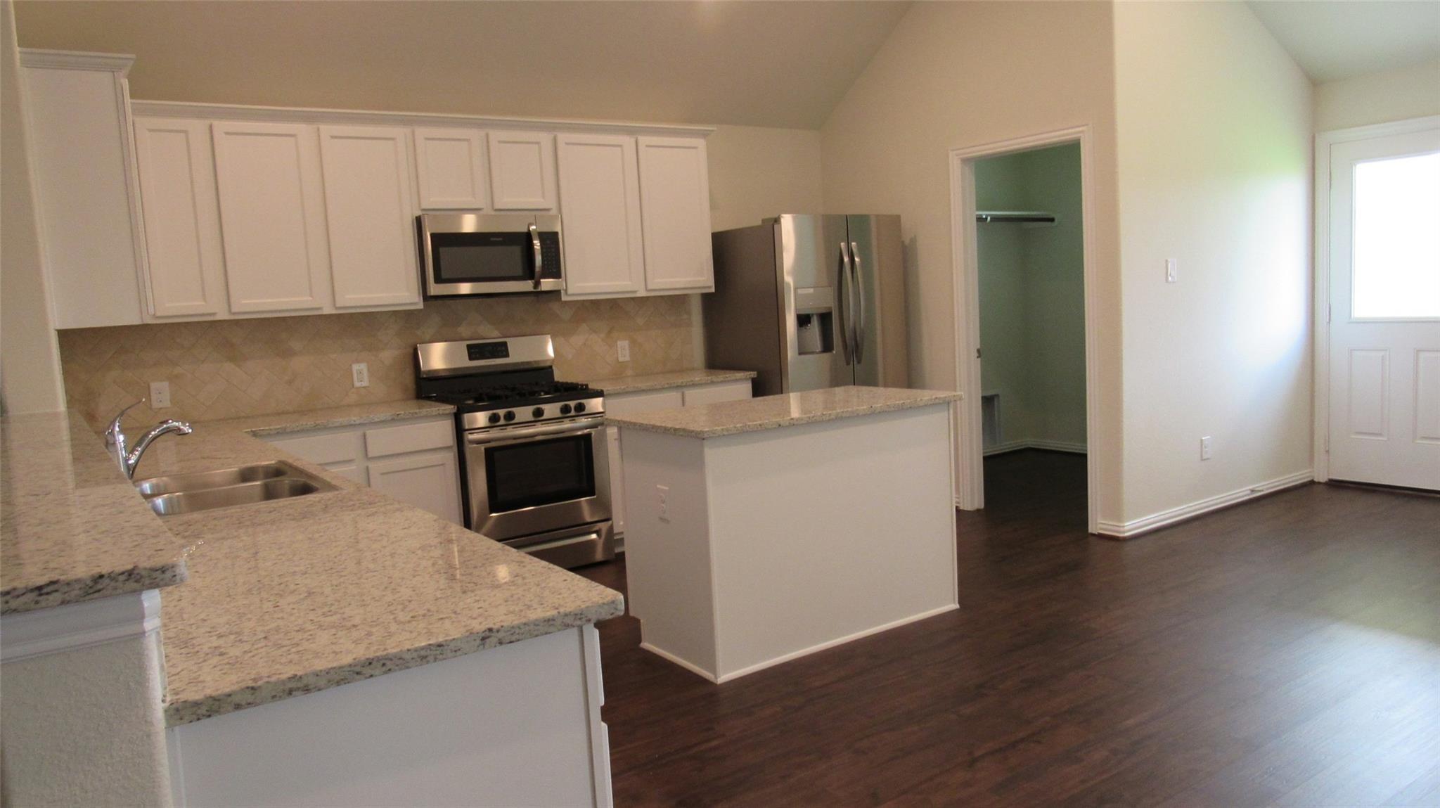 9007 Beacon Mill Drive Property Photo 14