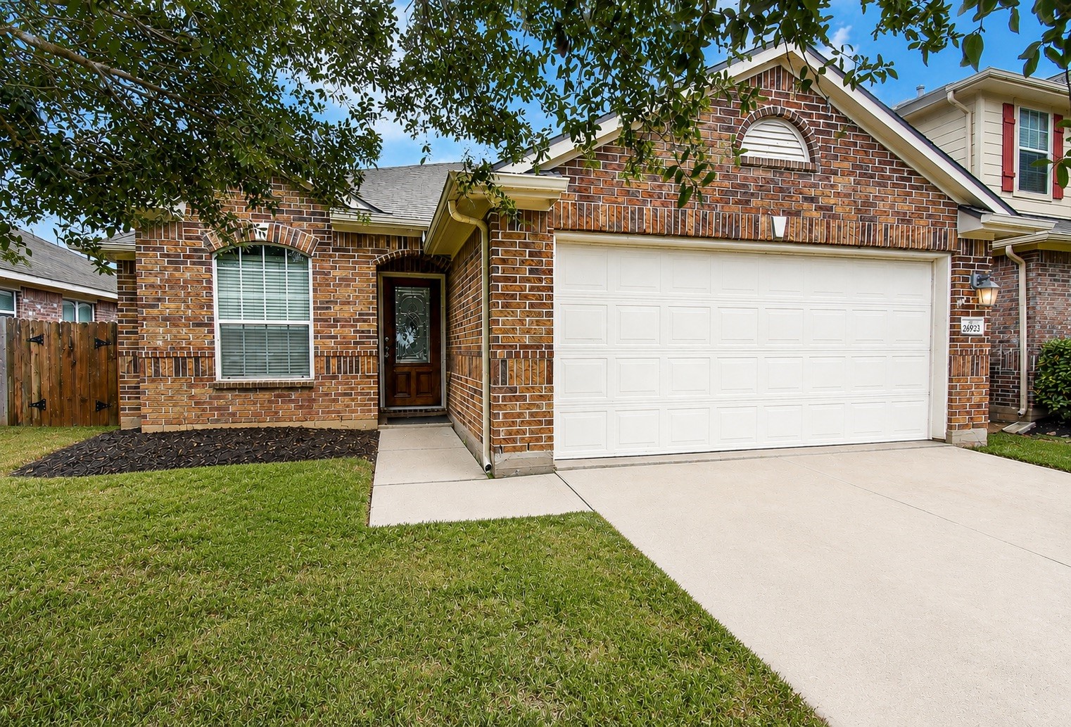 26923 Glacier Creek Drive Property Photo 2