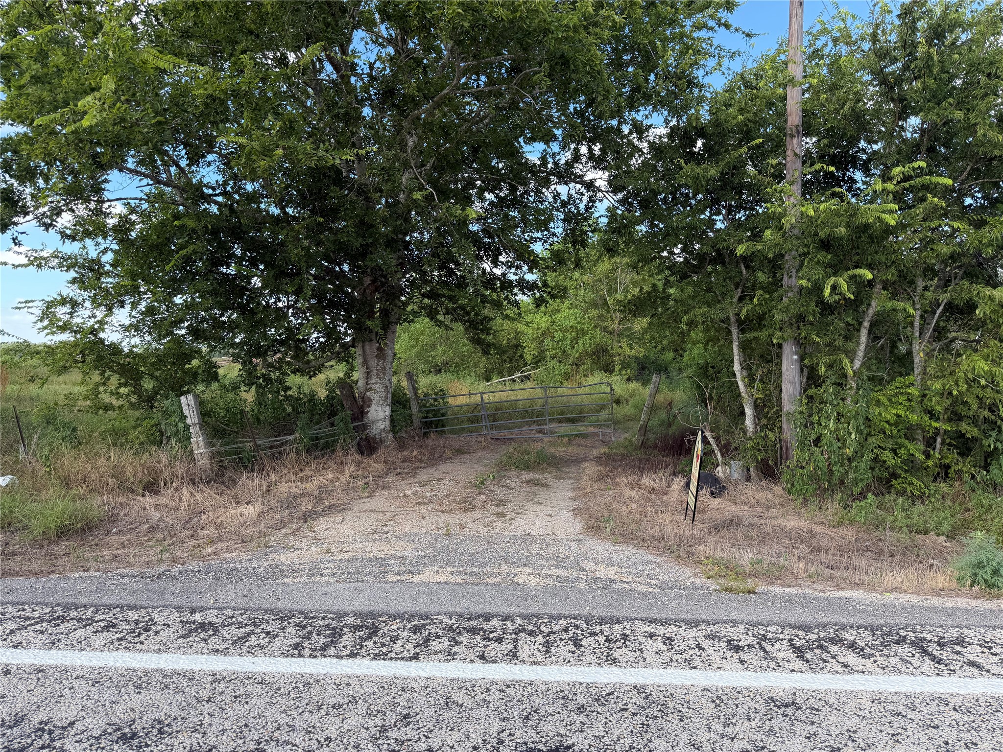 00 Fm 102 Property Photo 1