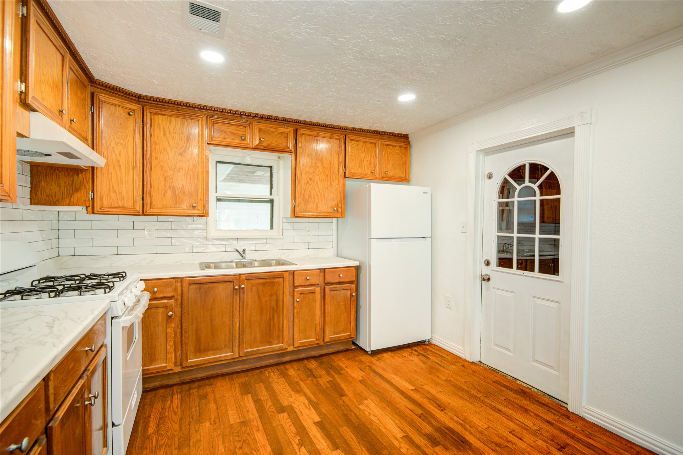 200 Riley Road Property Photo 14