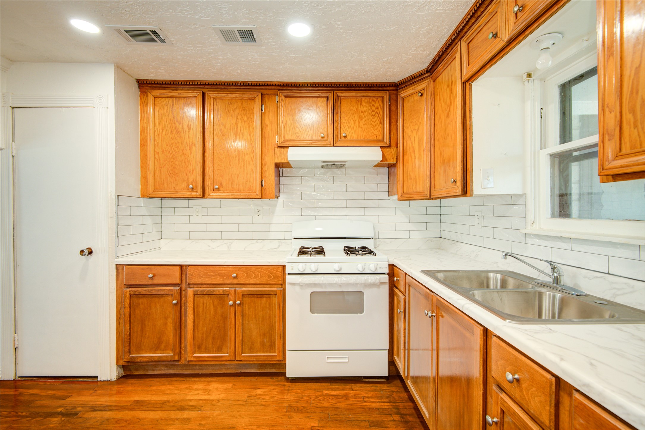 200 Riley Road Property Photo 15
