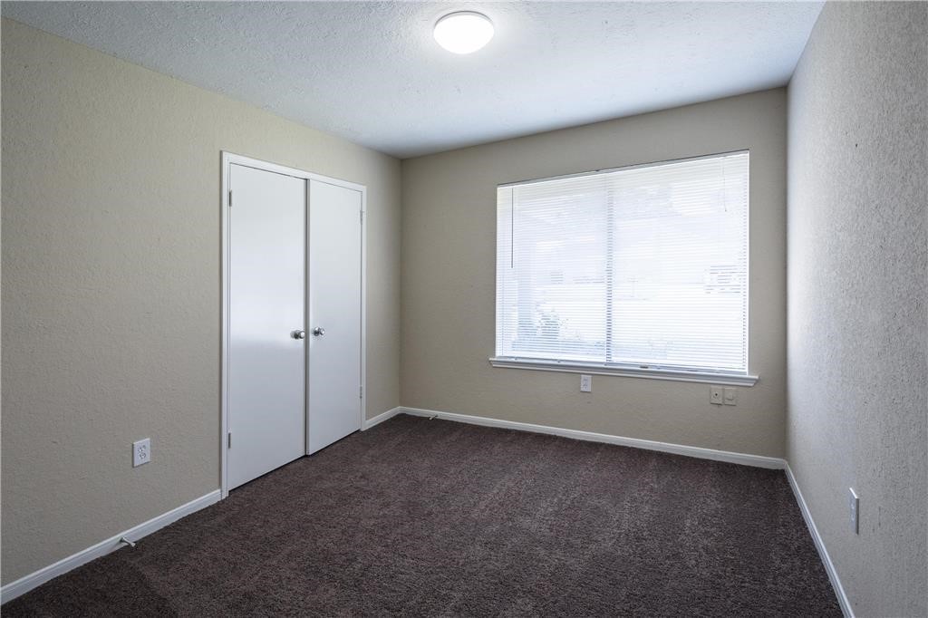 20010 Fort Dodge Drive Property Photo 9