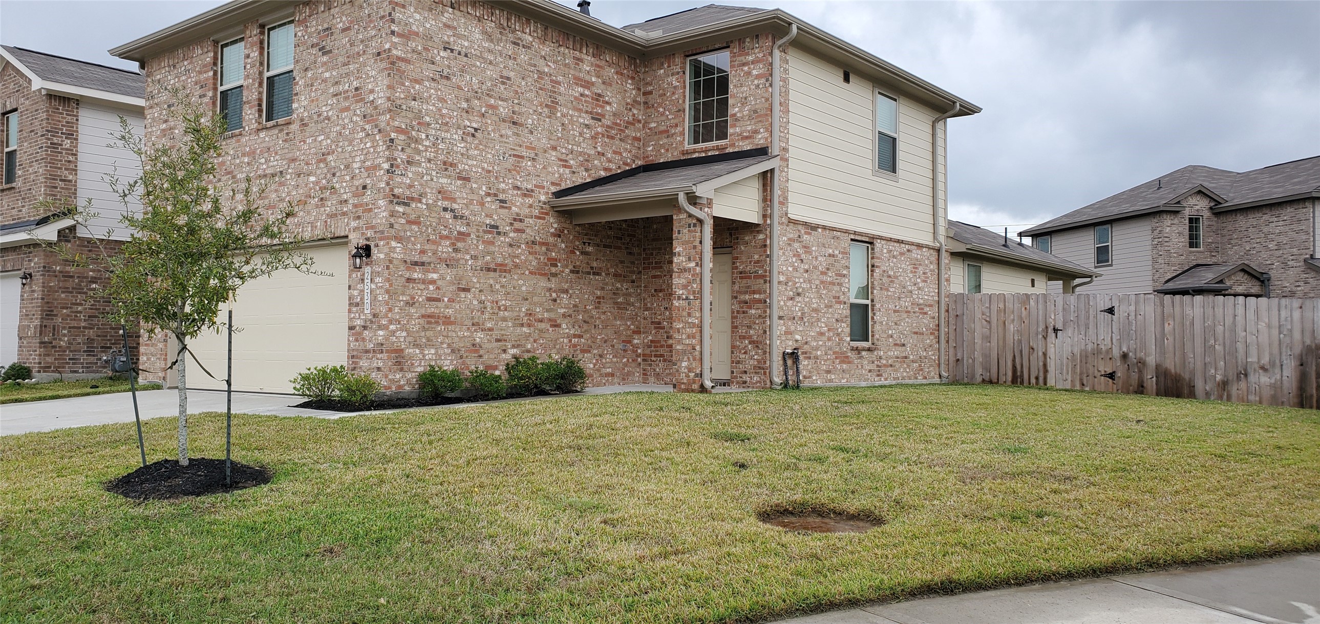 2530 Remembrance Circle Property Photo 3