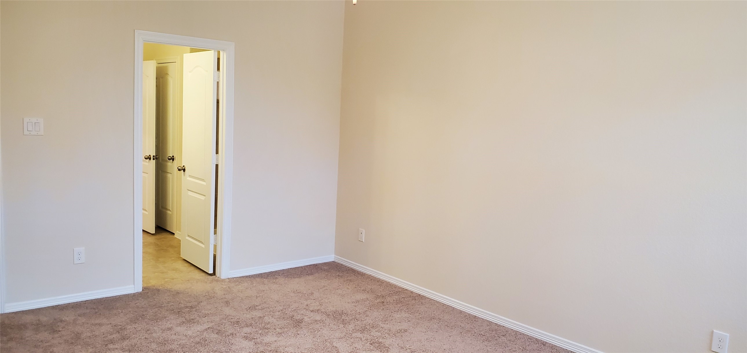 2530 Remembrance Circle Property Photo 13