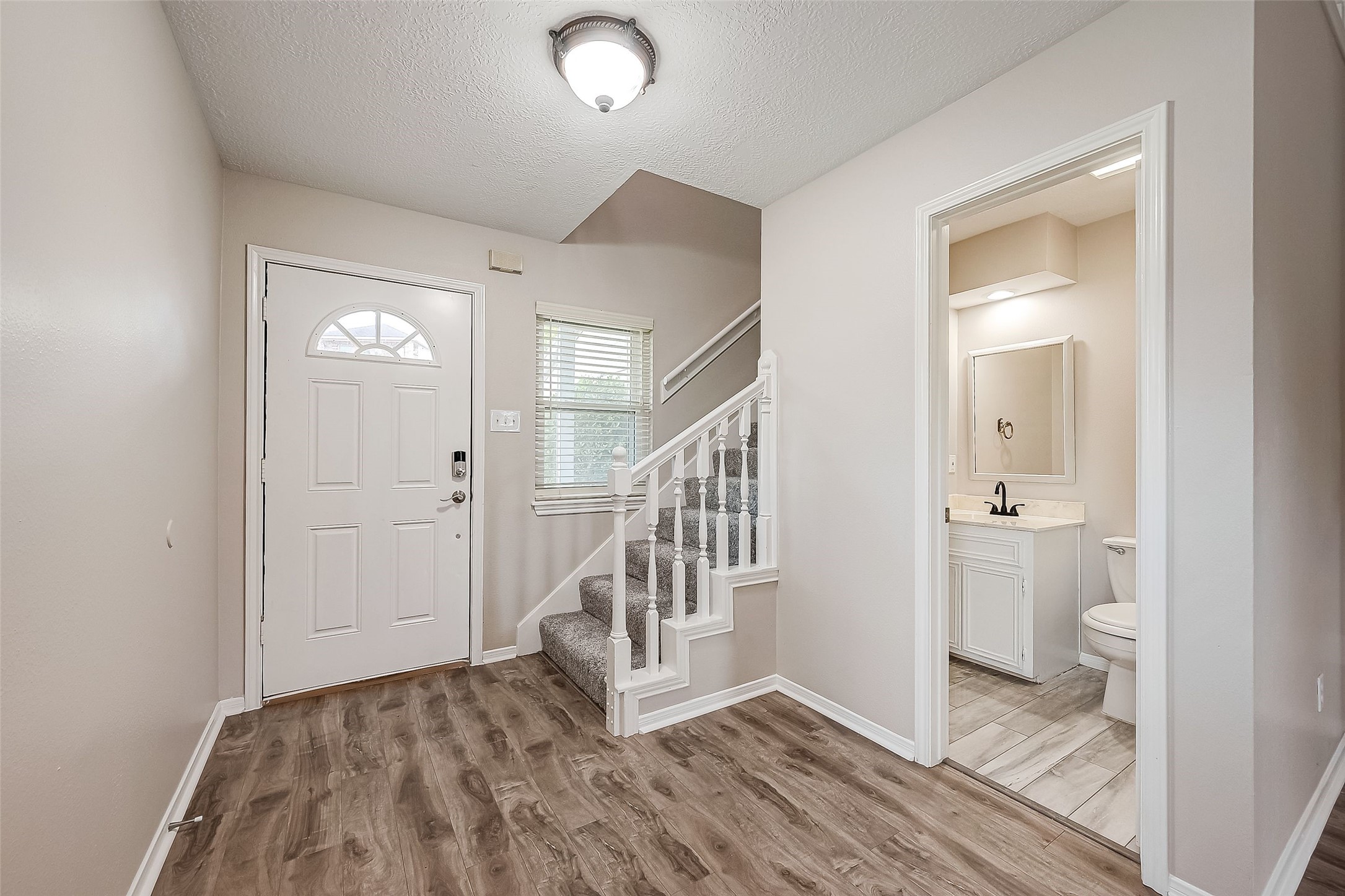 131 Cove Circle Property Photo 4