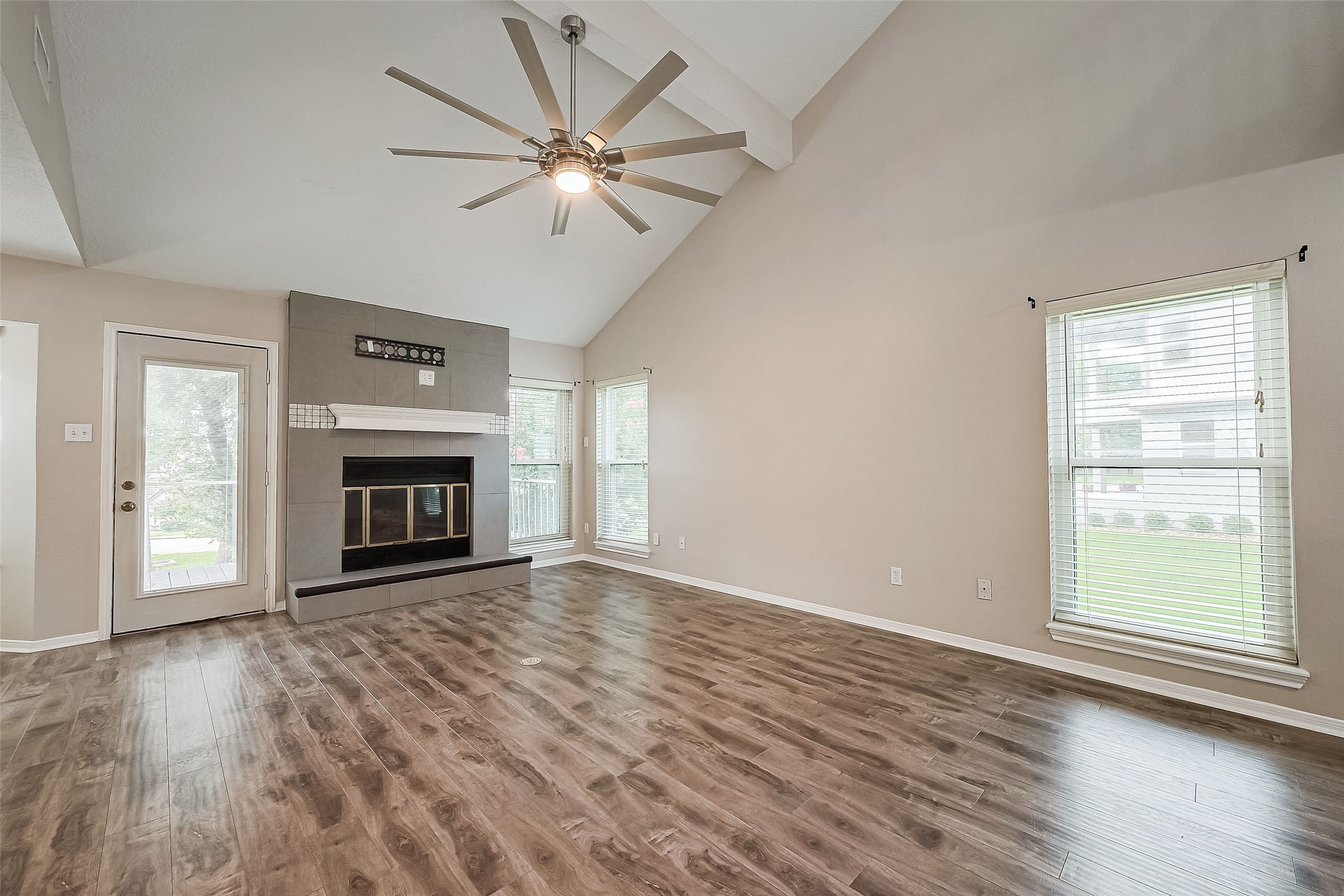 131 Cove Circle Property Photo 7