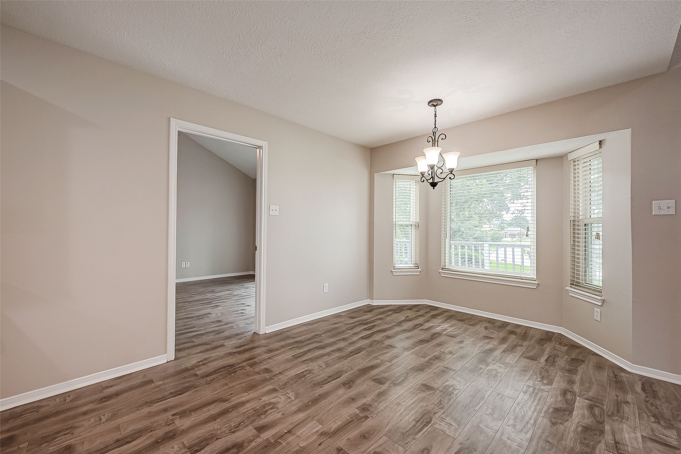 131 Cove Circle Property Photo 8