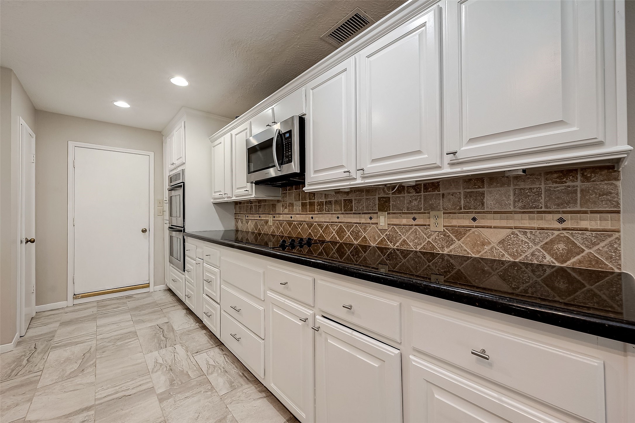131 Cove Circle Property Photo 13