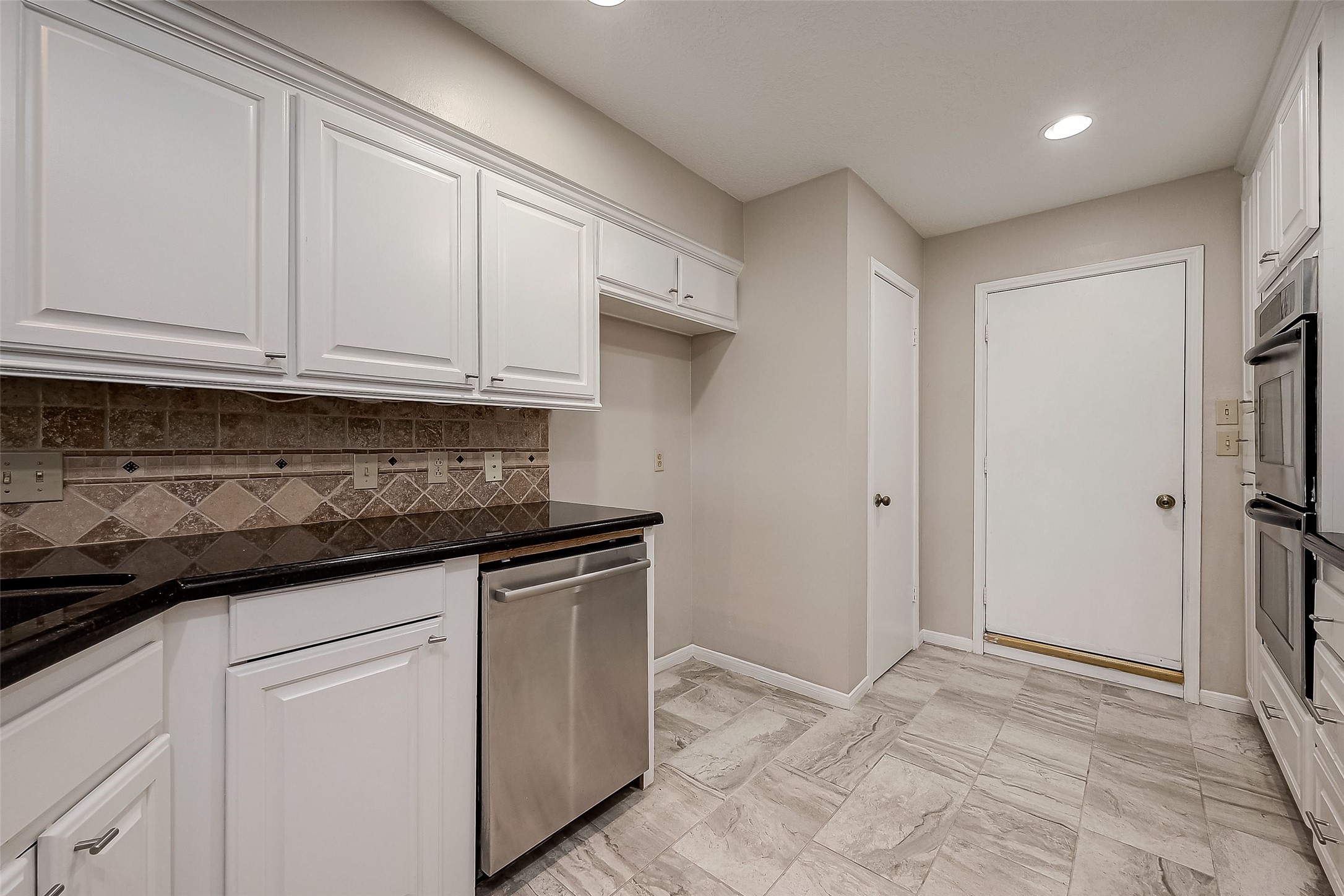 131 Cove Circle Property Photo 17