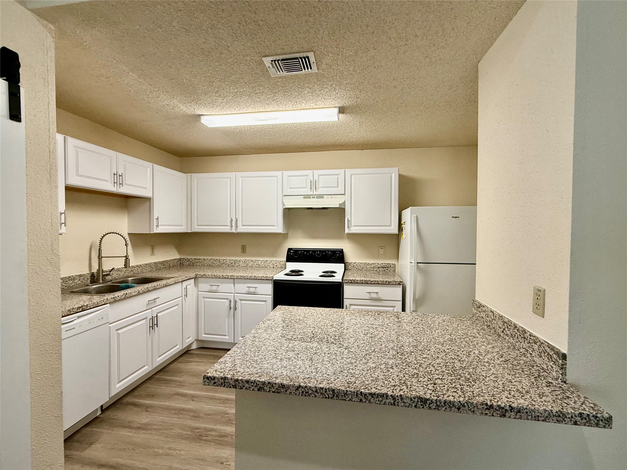 23331 Pebworth Place Property Photo 3