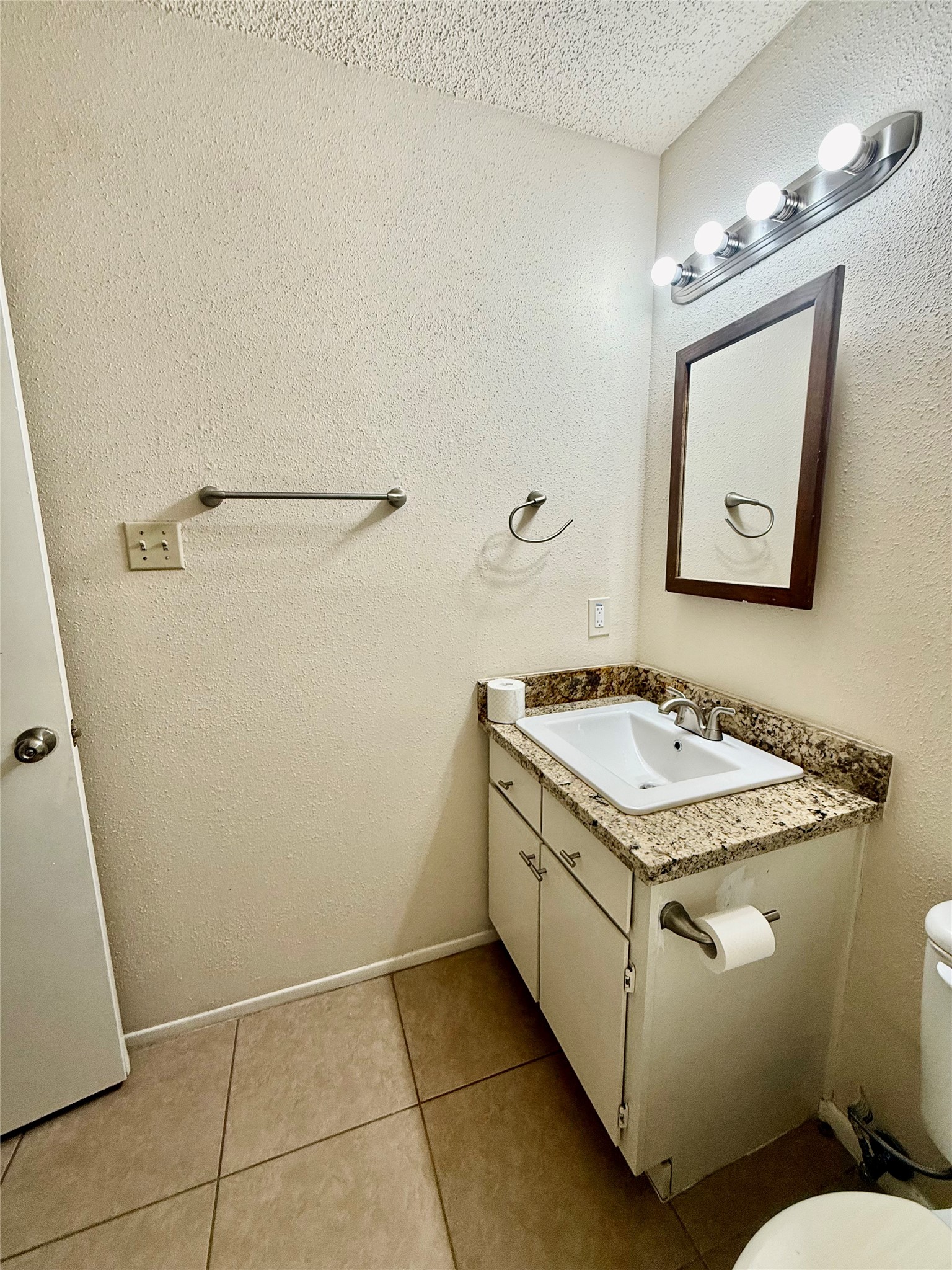 23331 Pebworth Place Property Photo 13