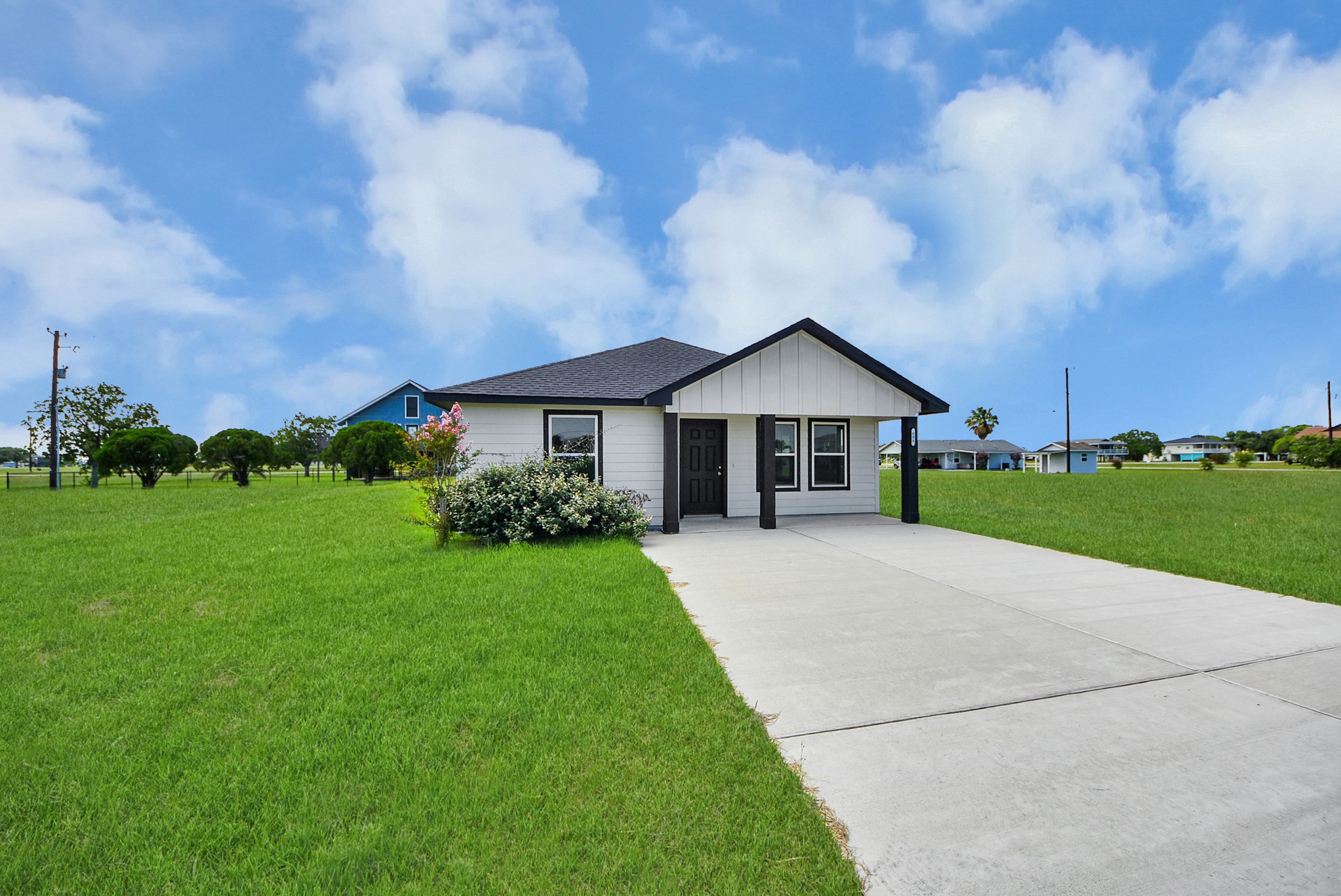 688 Swallow Drive Property Photo 4