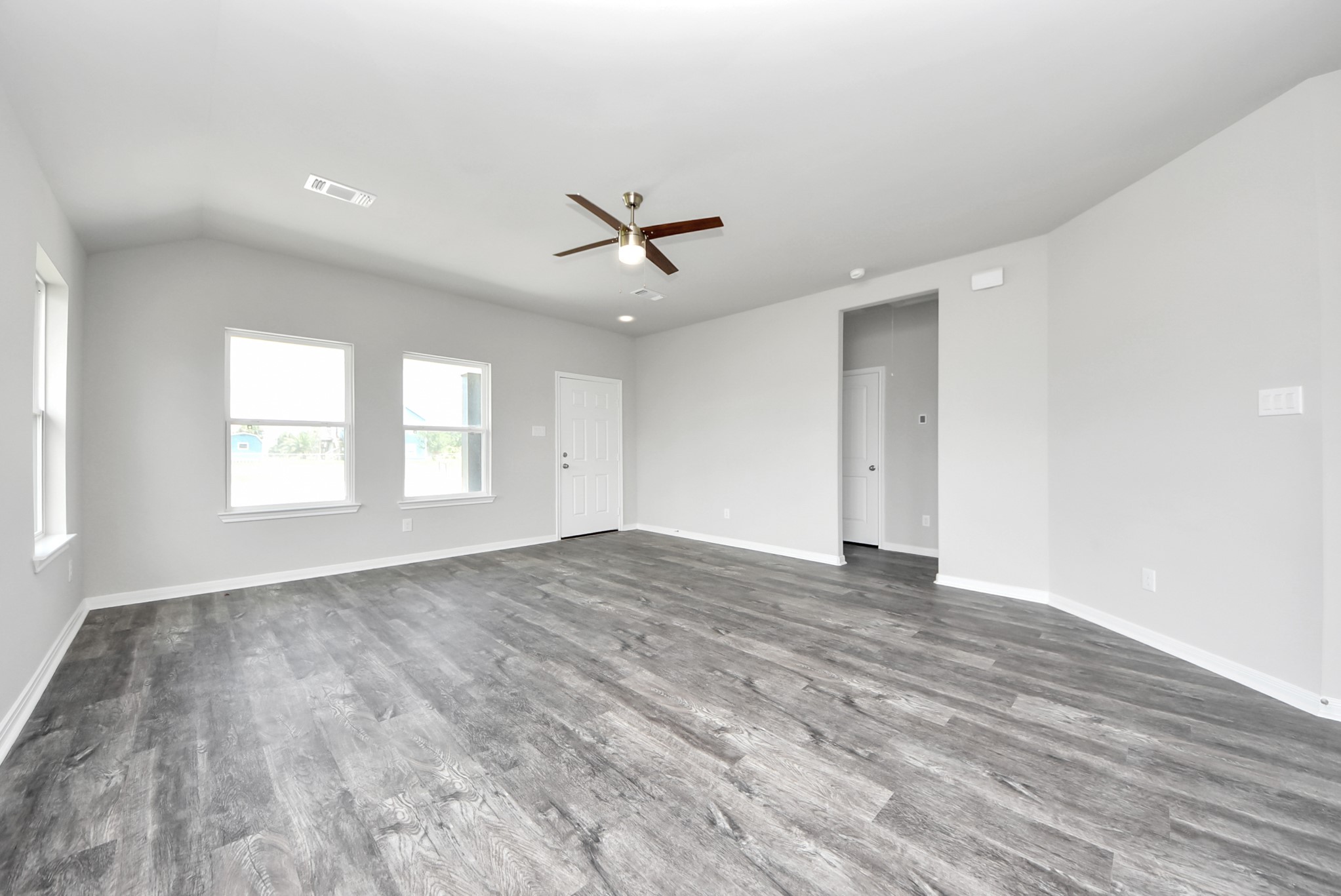 688 Swallow Drive Property Photo 11
