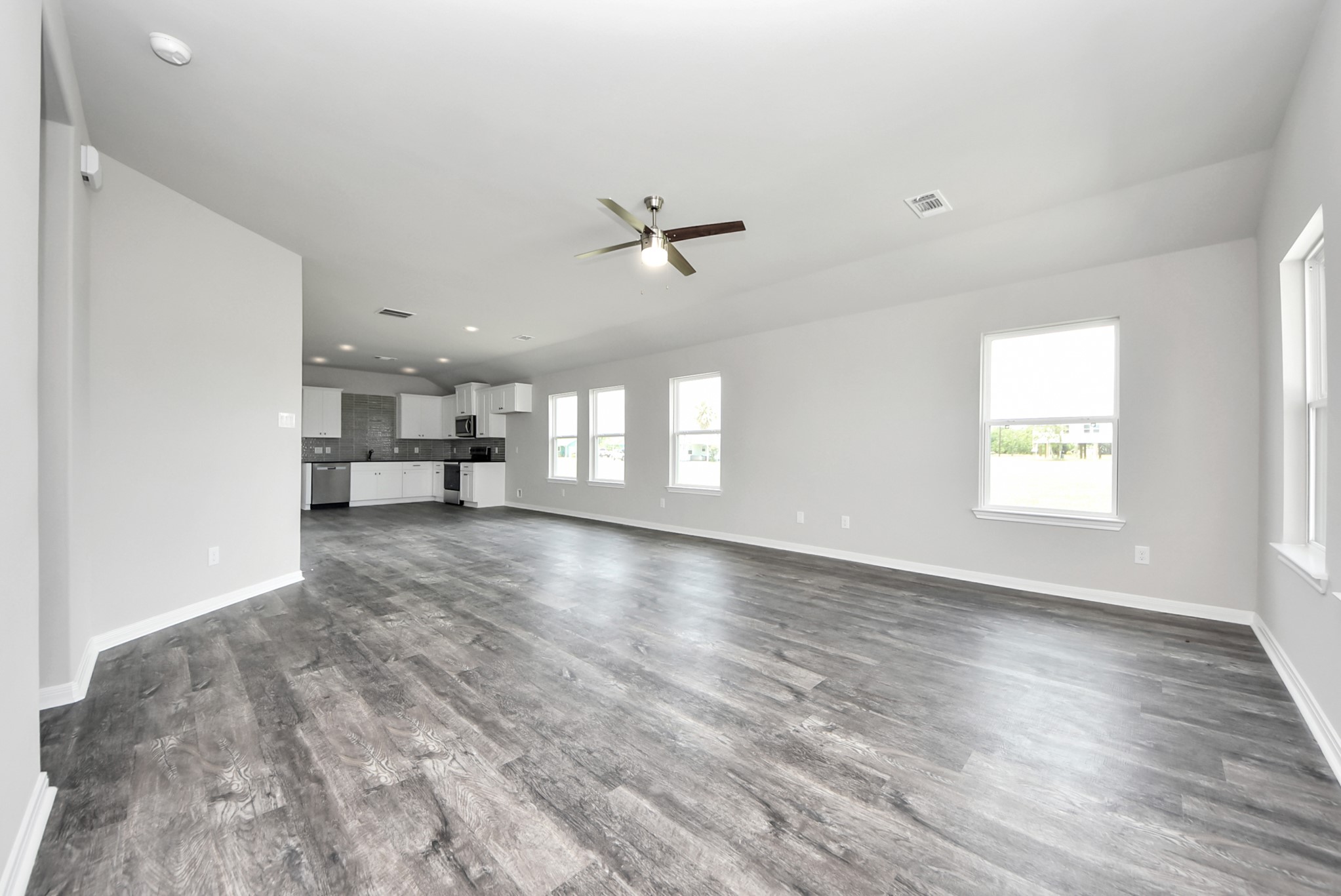 688 Swallow Drive Property Photo 12