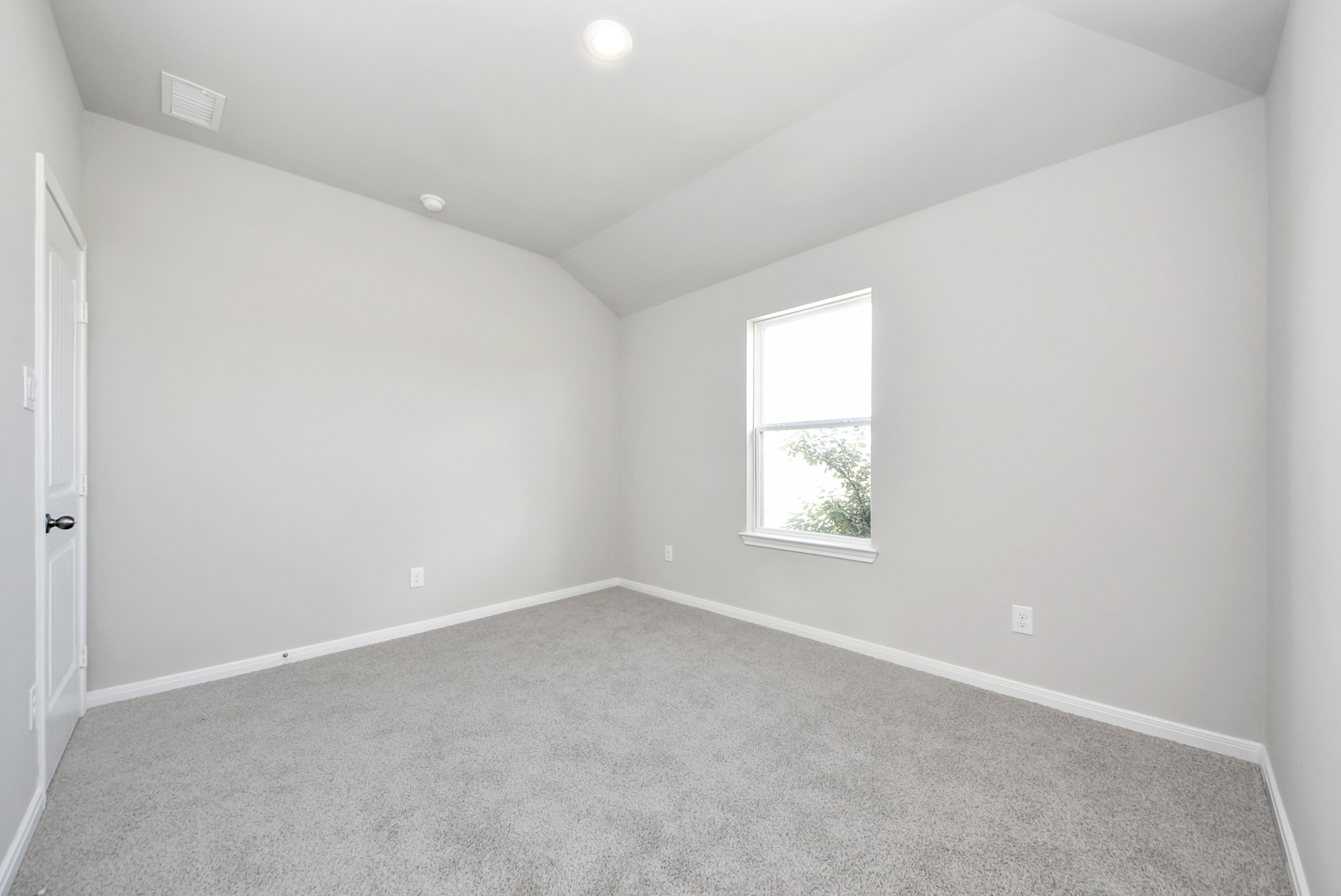 688 Swallow Drive Property Photo 23