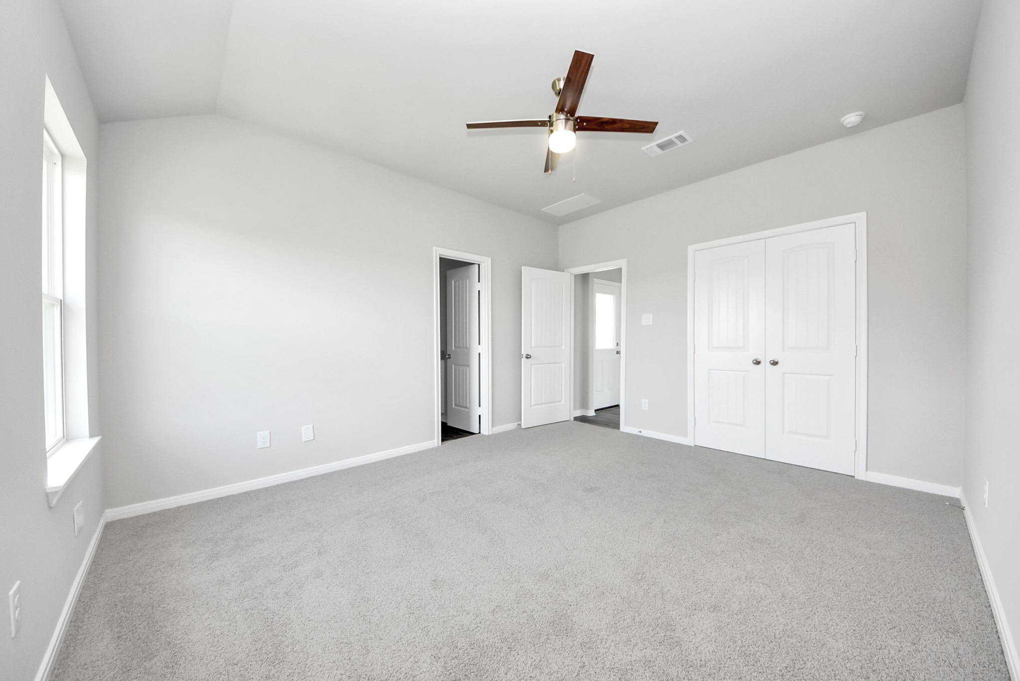 688 Swallow Drive Property Photo 34