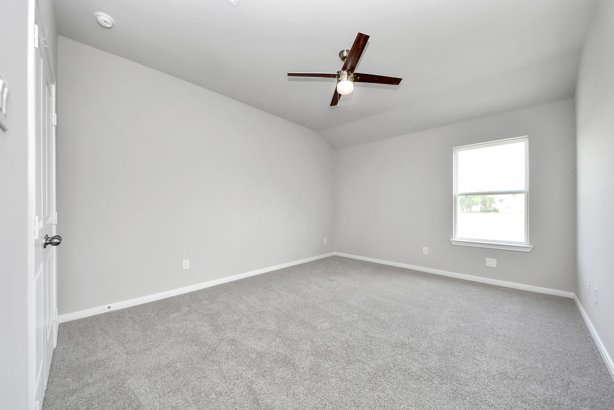 688 Swallow Drive Property Photo 36
