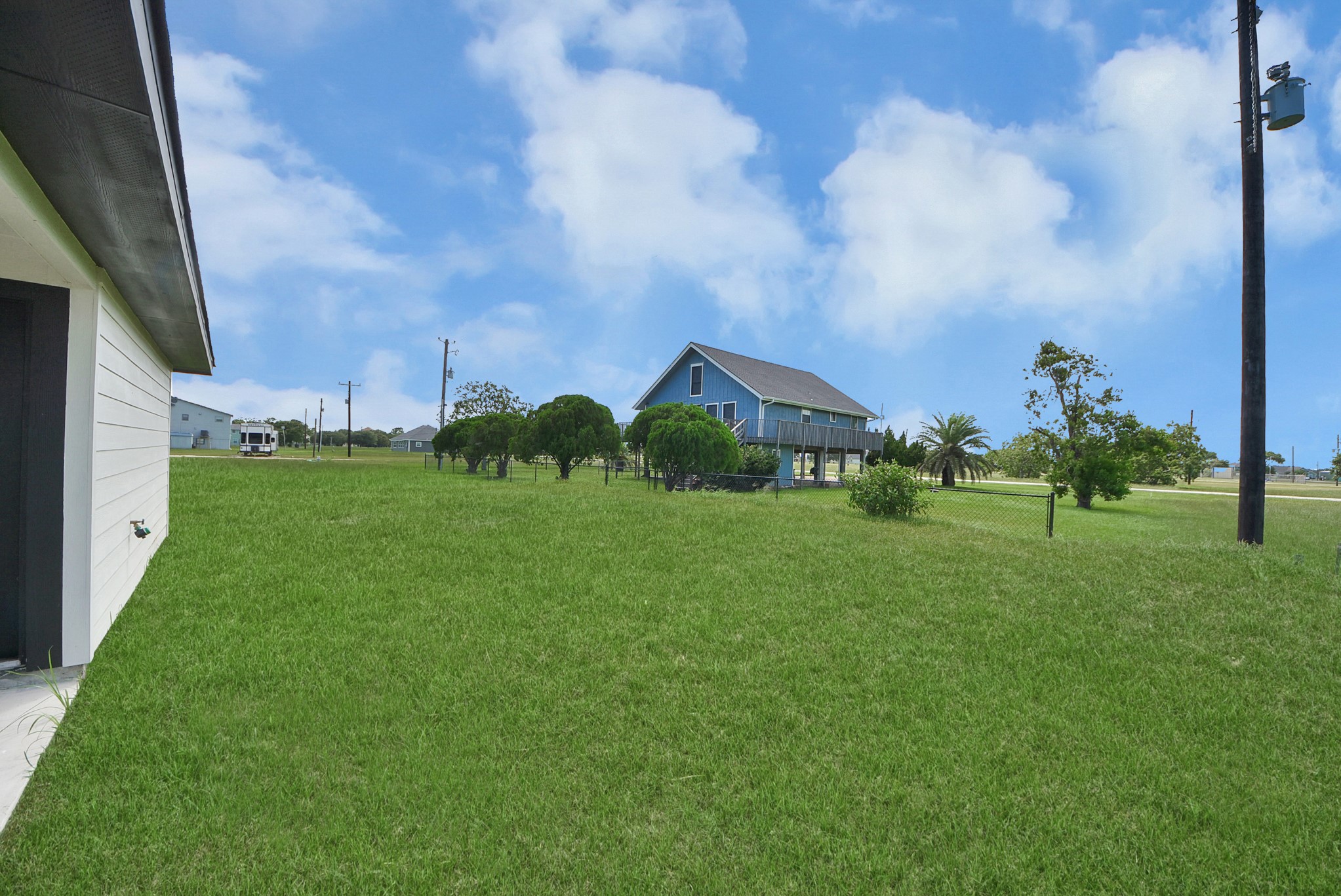 688 Swallow Drive Property Photo 40