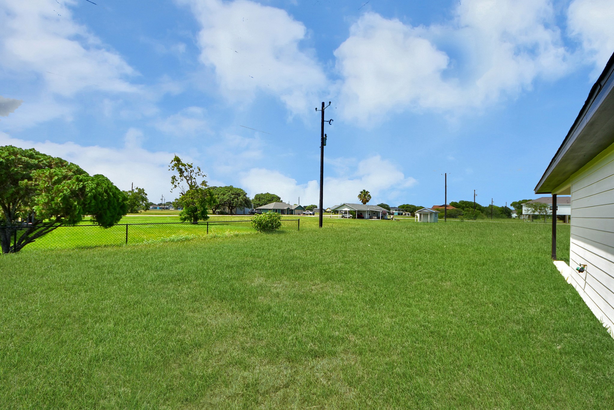 688 Swallow Drive Property Photo 41