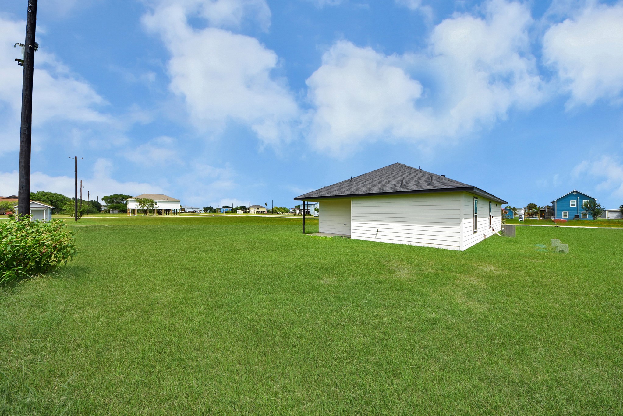 688 Swallow Drive Property Photo 43