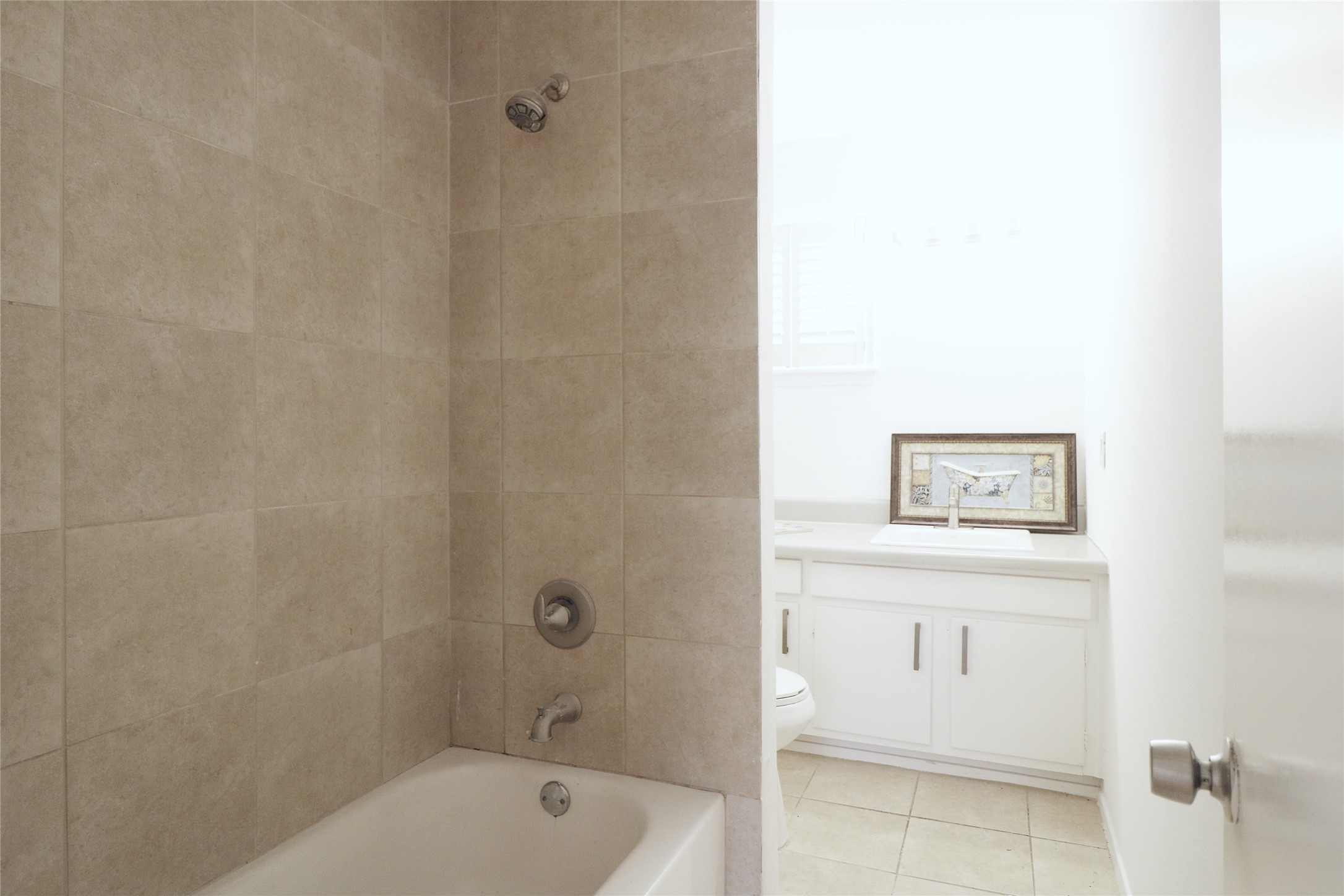614 Kipling St Street E8 Property Photo 9
