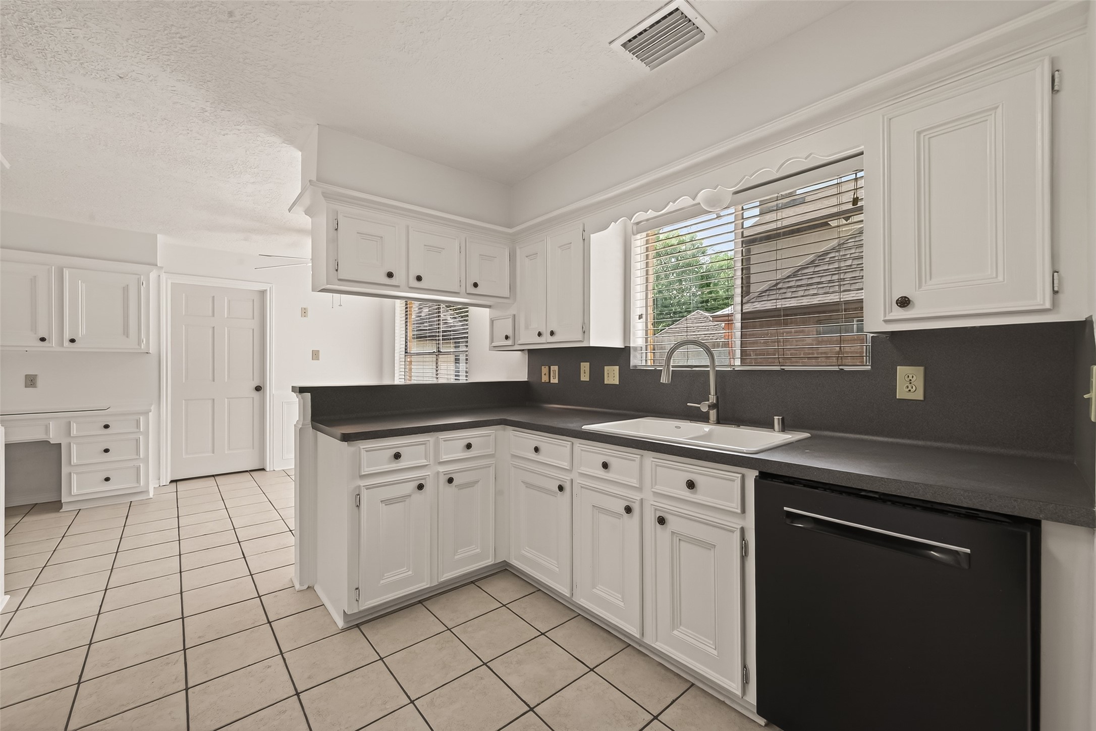 22715 Spatswood Lane Property Photo 15